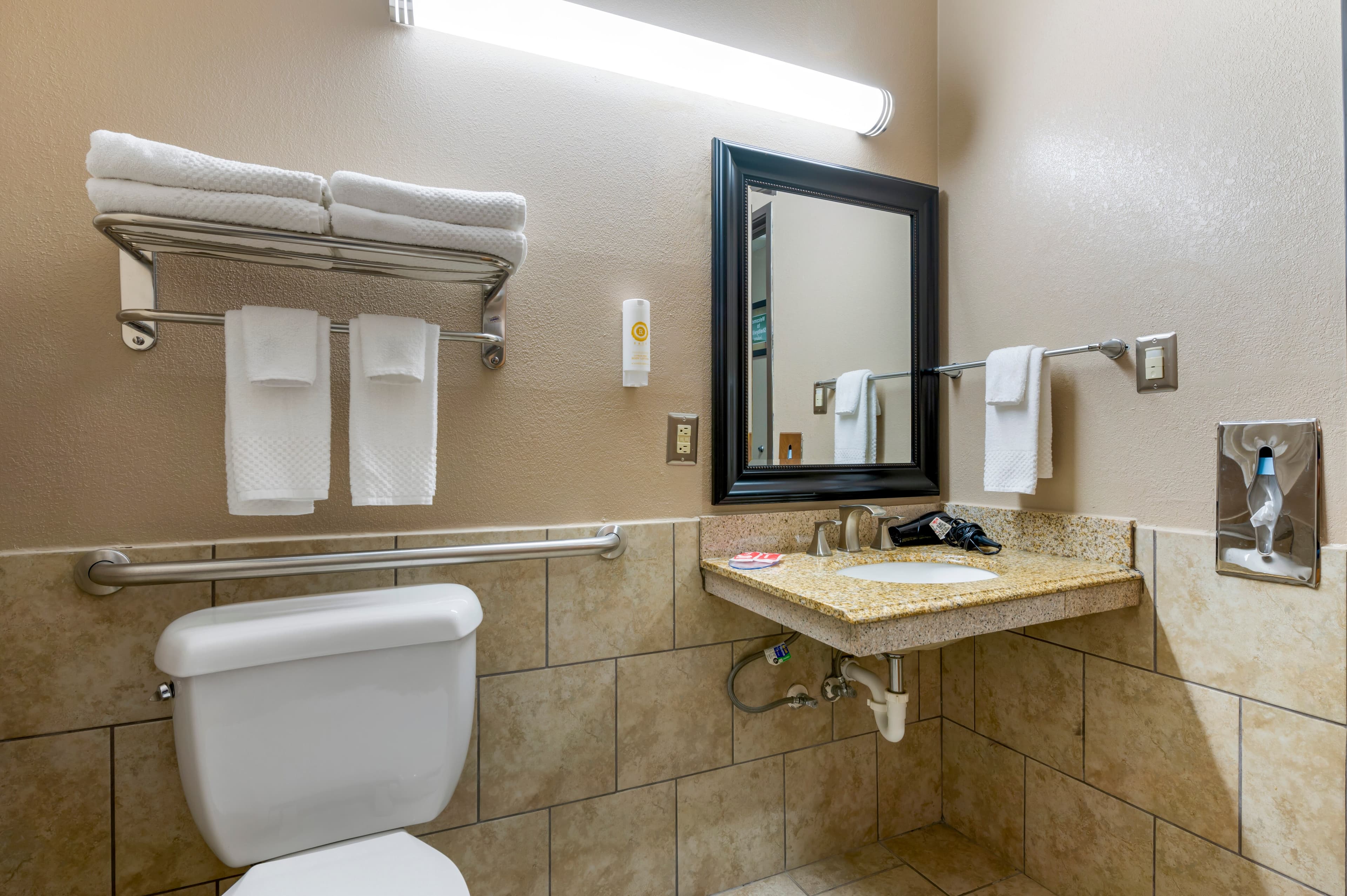 Econo Lodge Shelbyville North — 7
