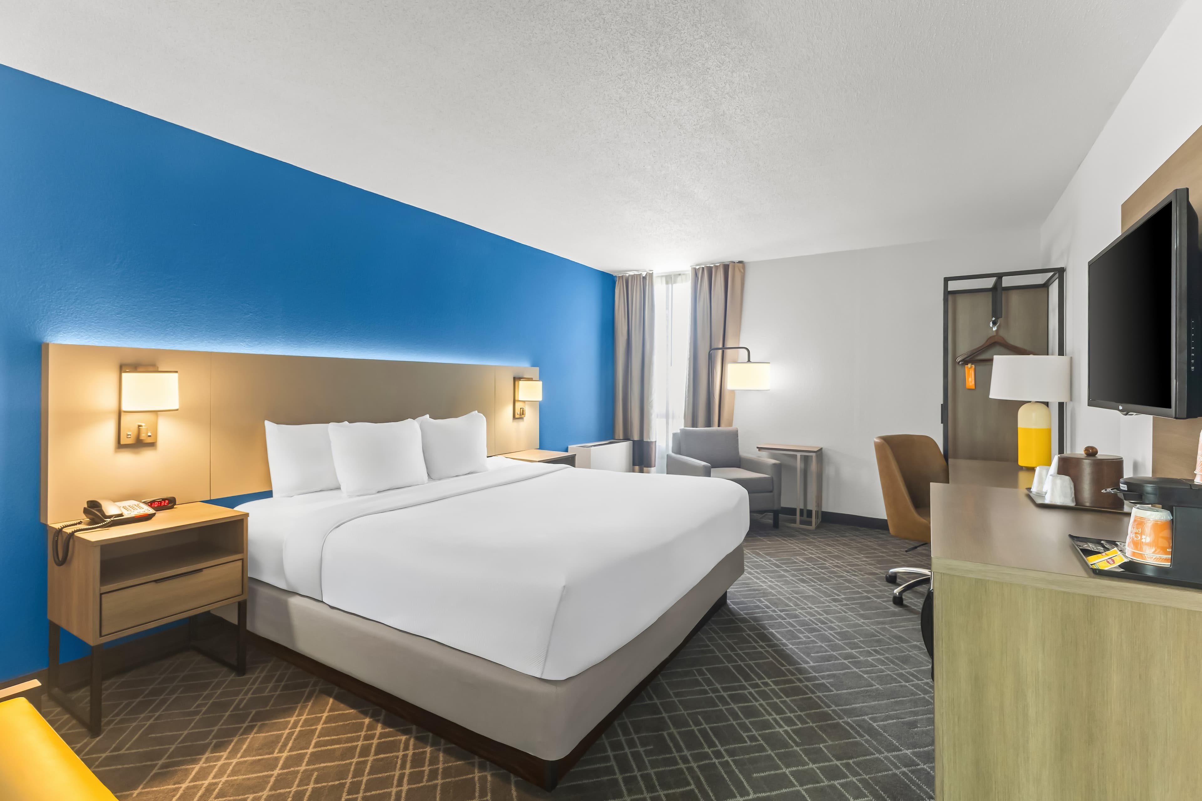Comfort Inn & Suites Evansville Airport — 2