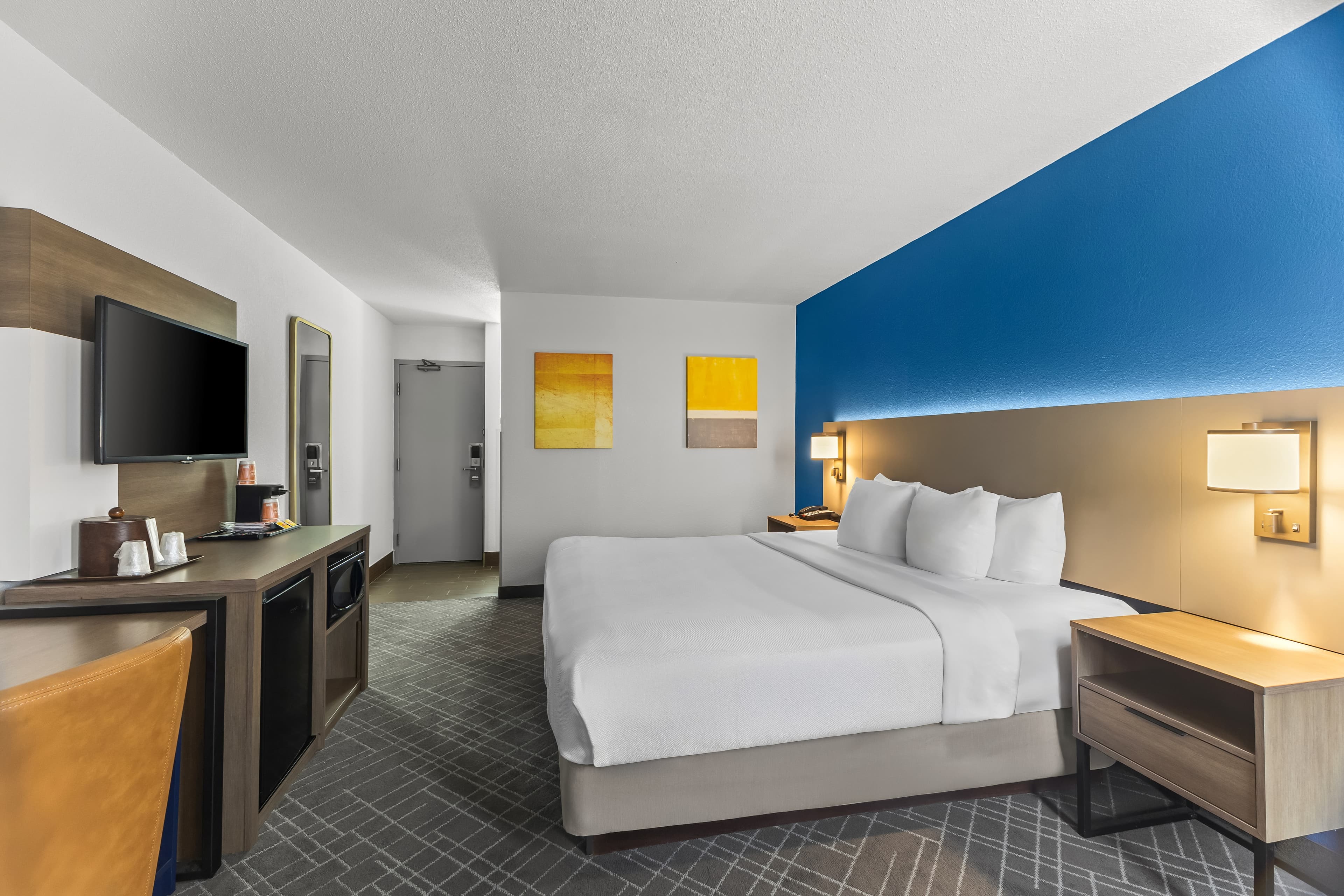 Comfort Inn & Suites Evansville Airport — 3