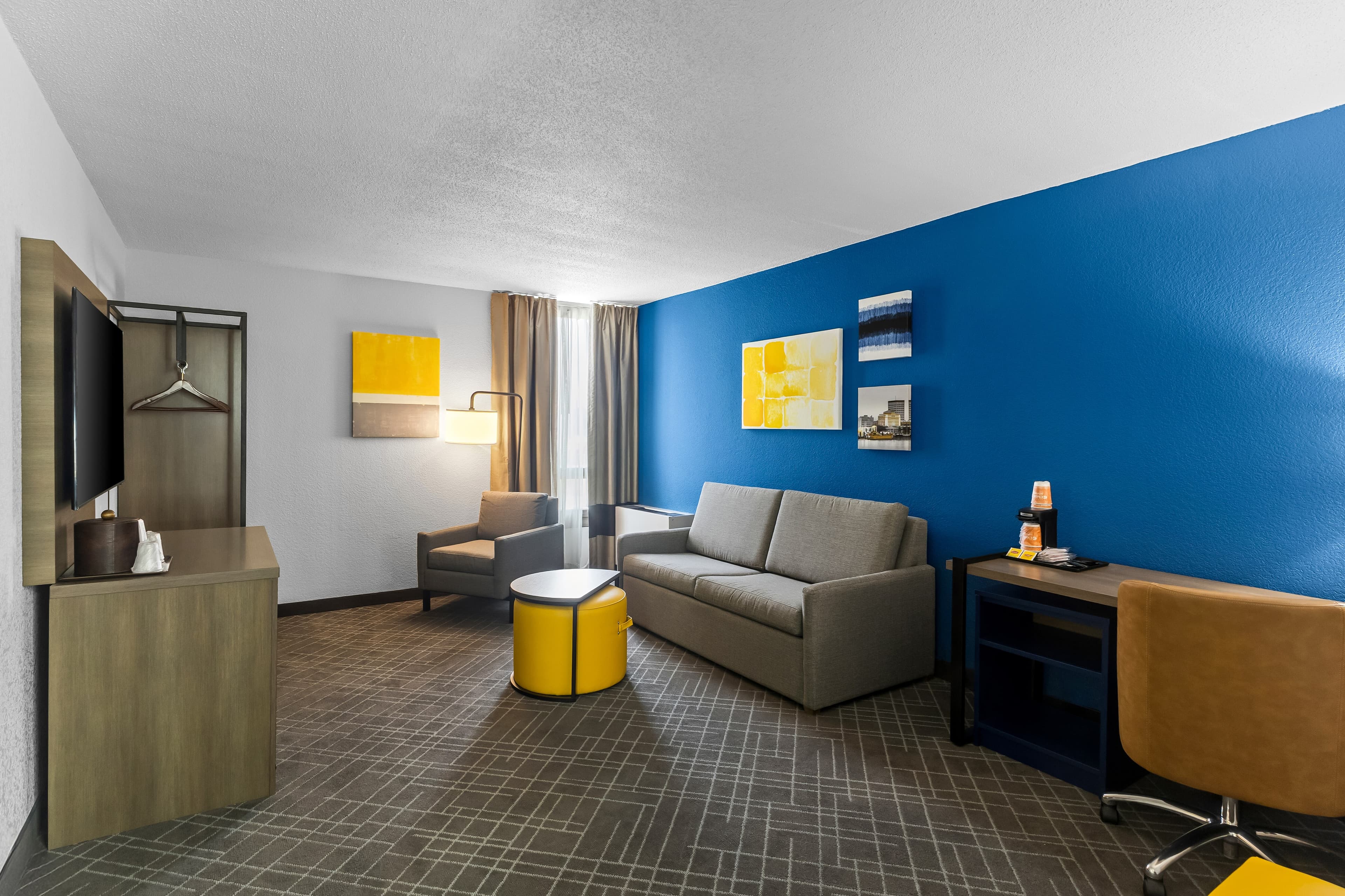 Comfort Inn & Suites Evansville Airport — 12