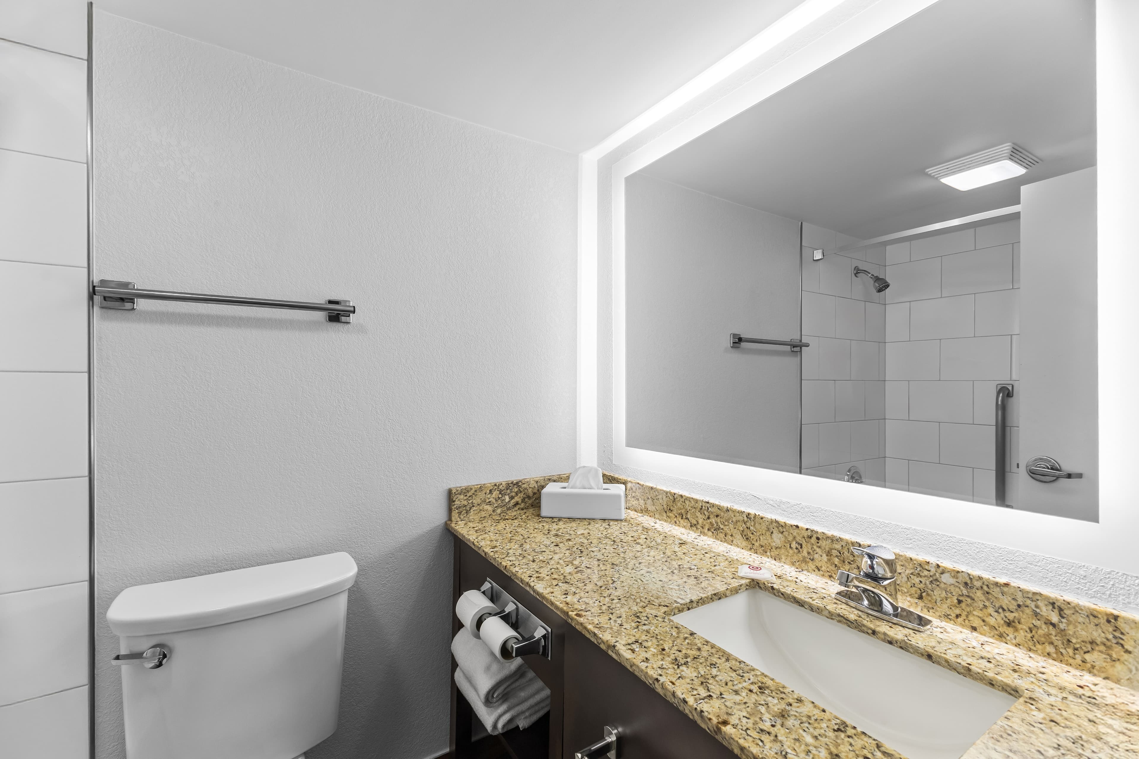 Comfort Inn & Suites Evansville Airport — 11