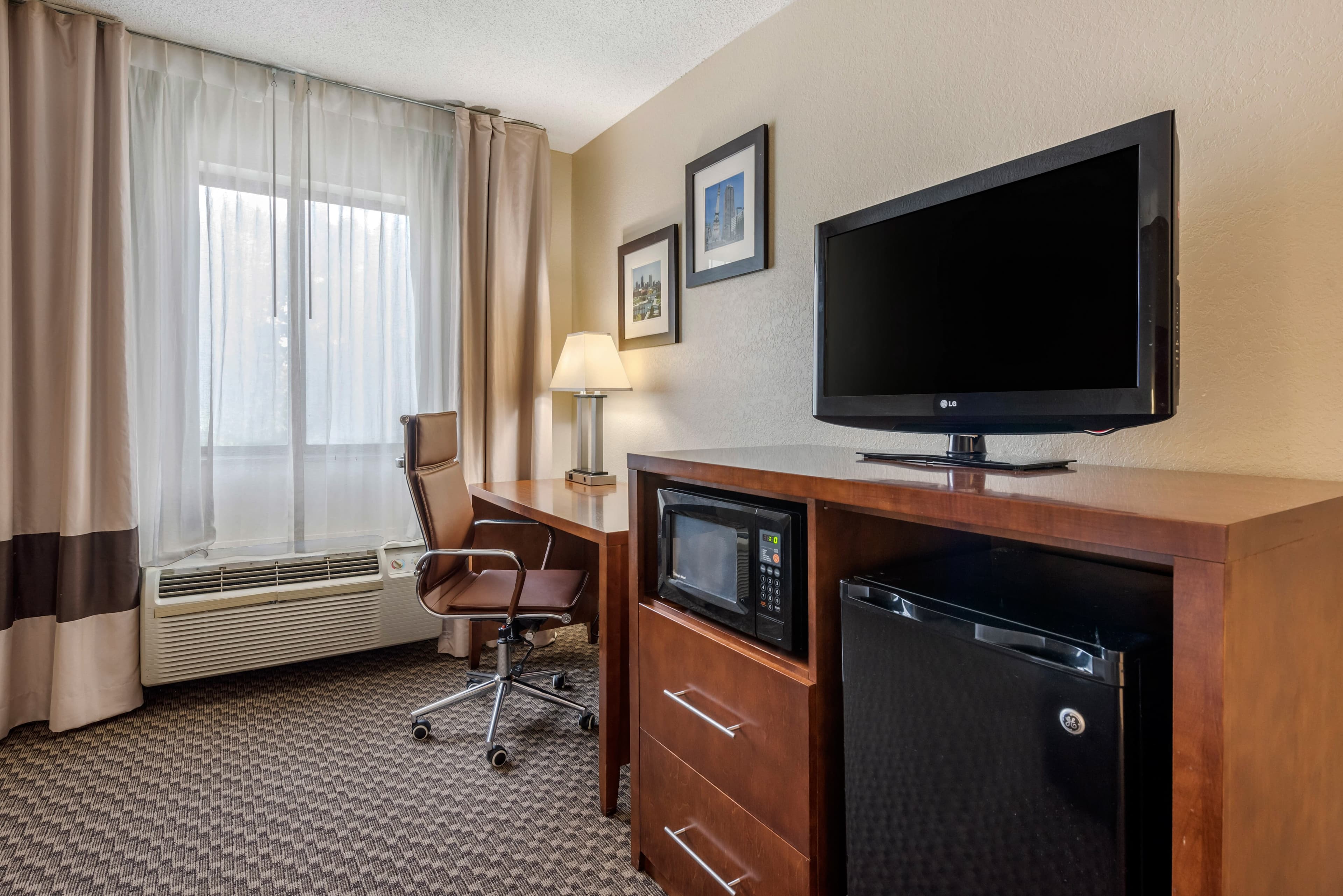 Comfort Inn Indianapolis South - Image 4