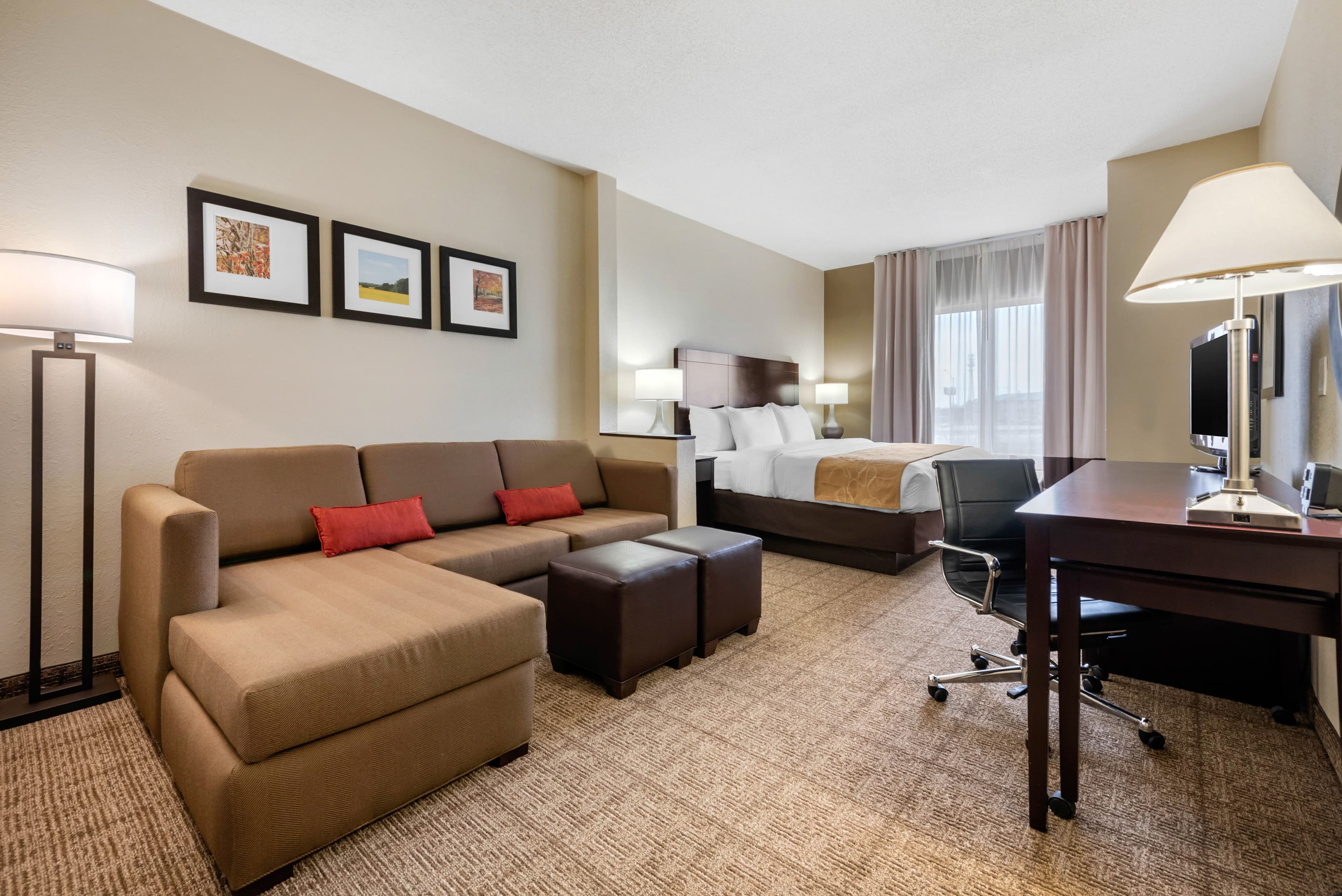 Comfort Suites Lafayette University Area - Image 2