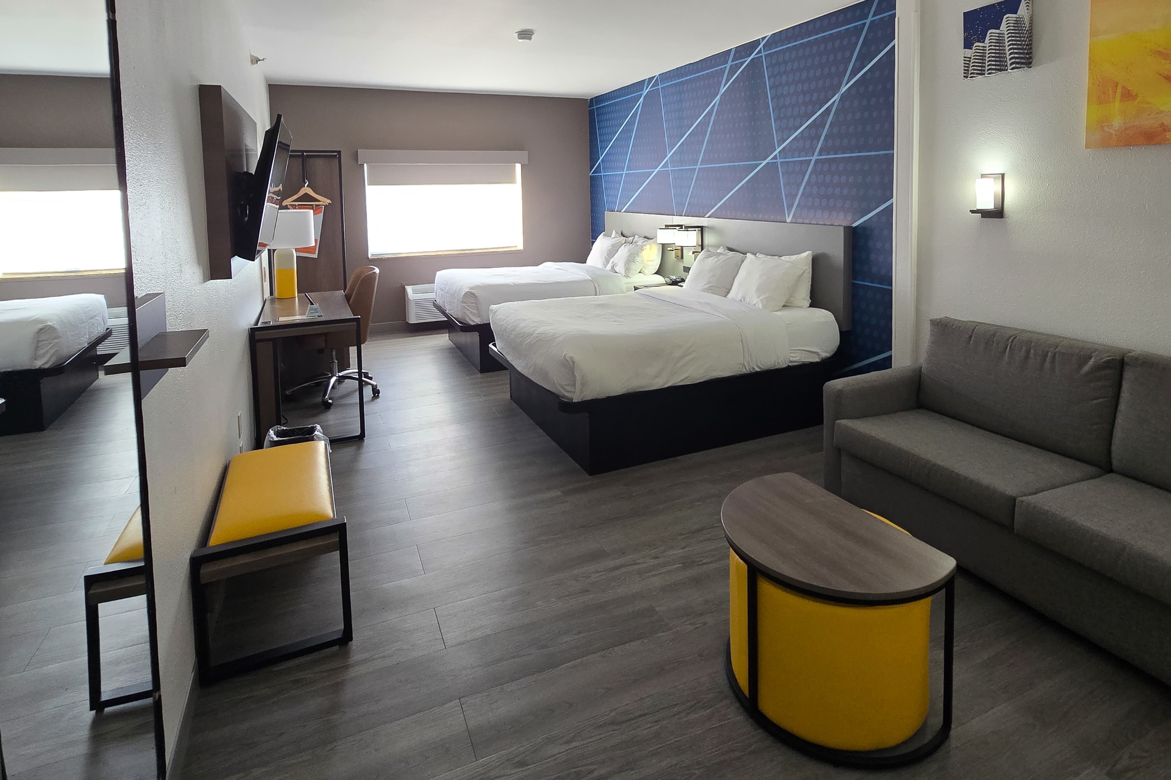 Comfort Suites Terre Haute University Area — 11