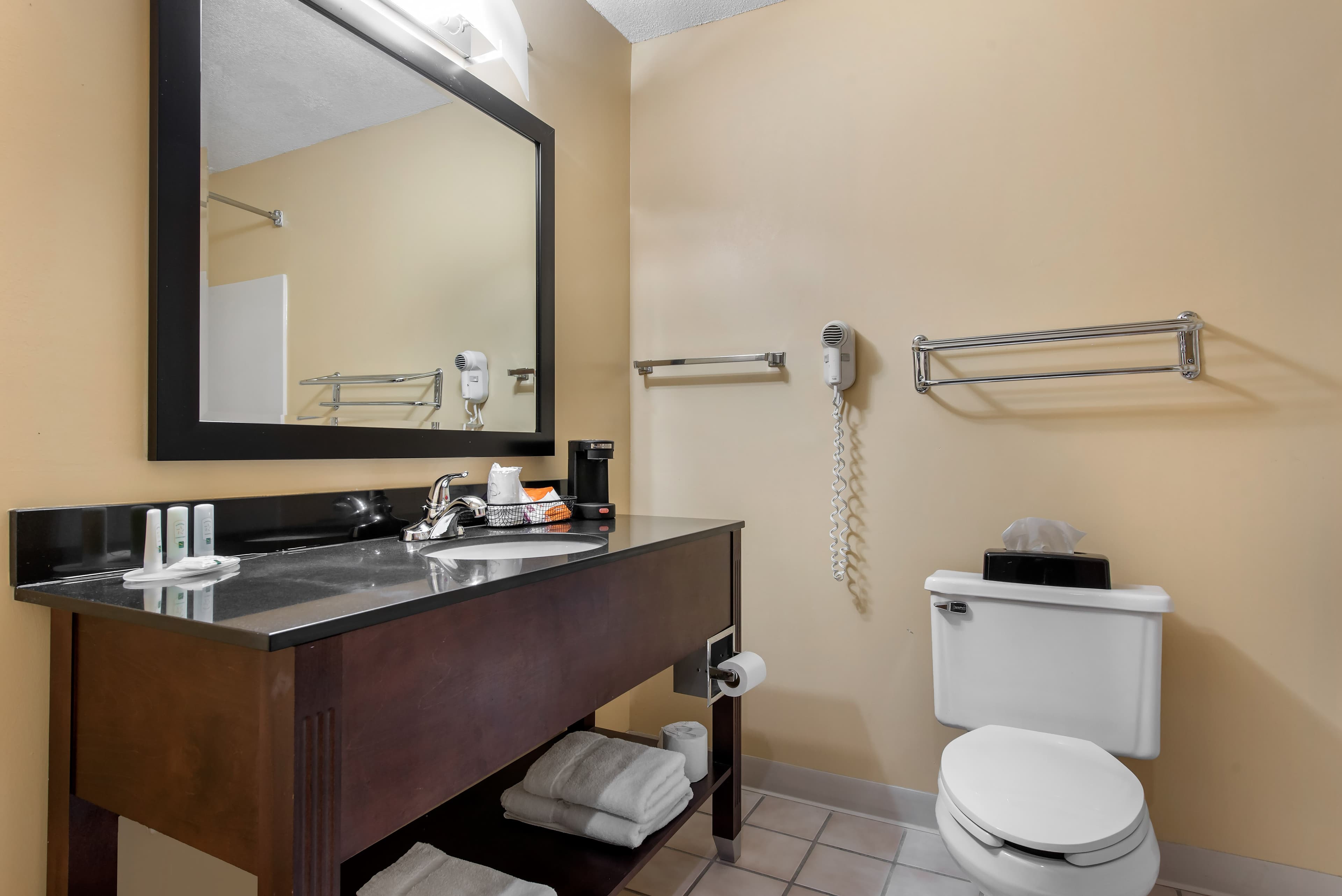Quality Inn & Suites Lebanon I-65 — 18