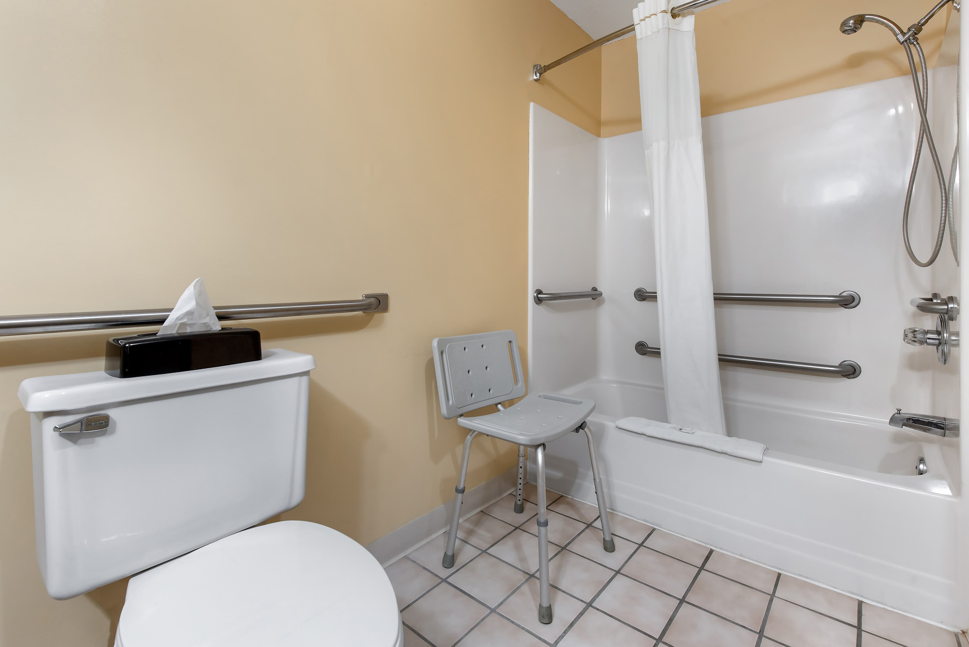 Quality Inn & Suites Lebanon I-65 — 7