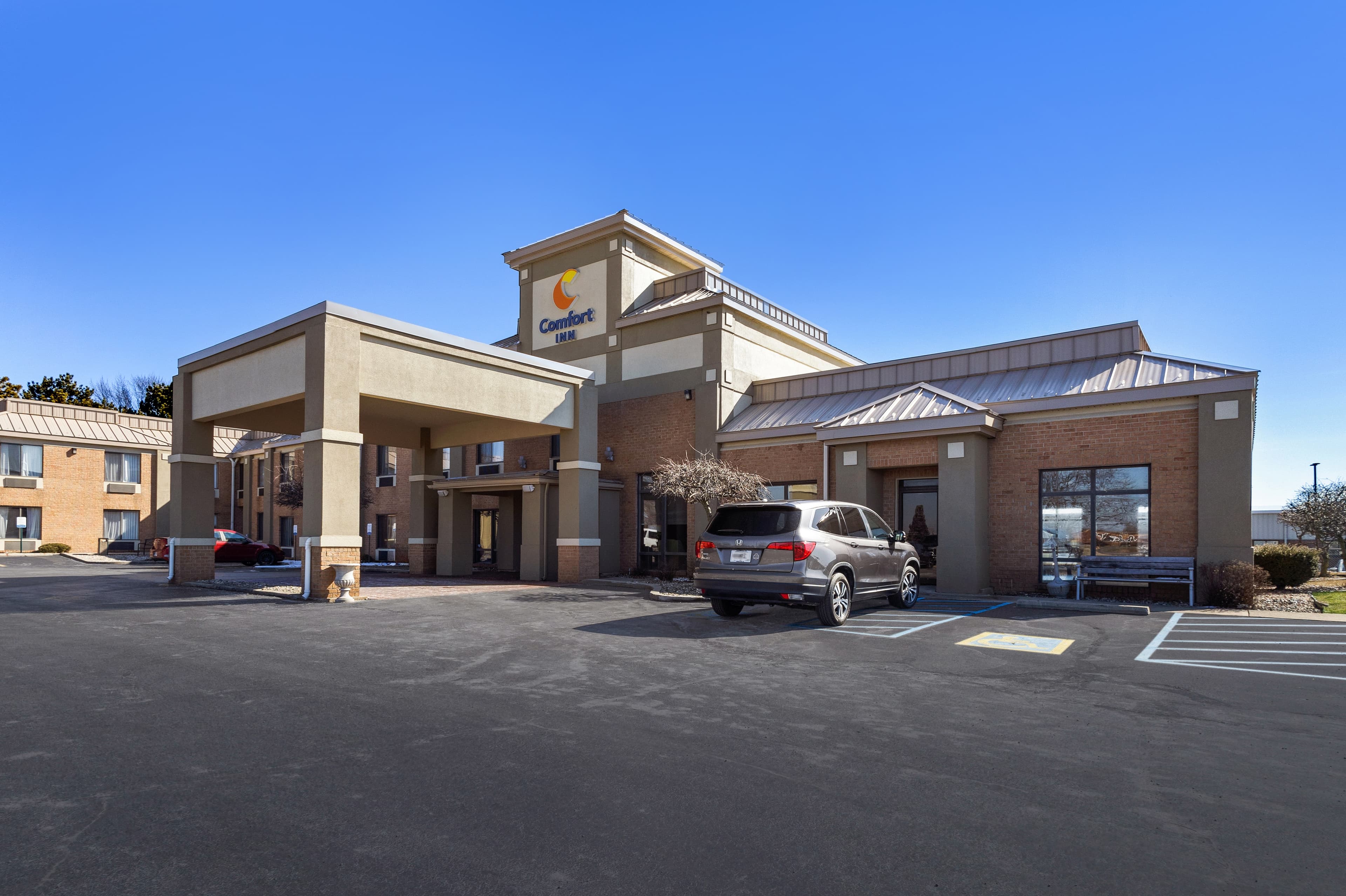 Comfort Inn Huntington Near University - Image 1