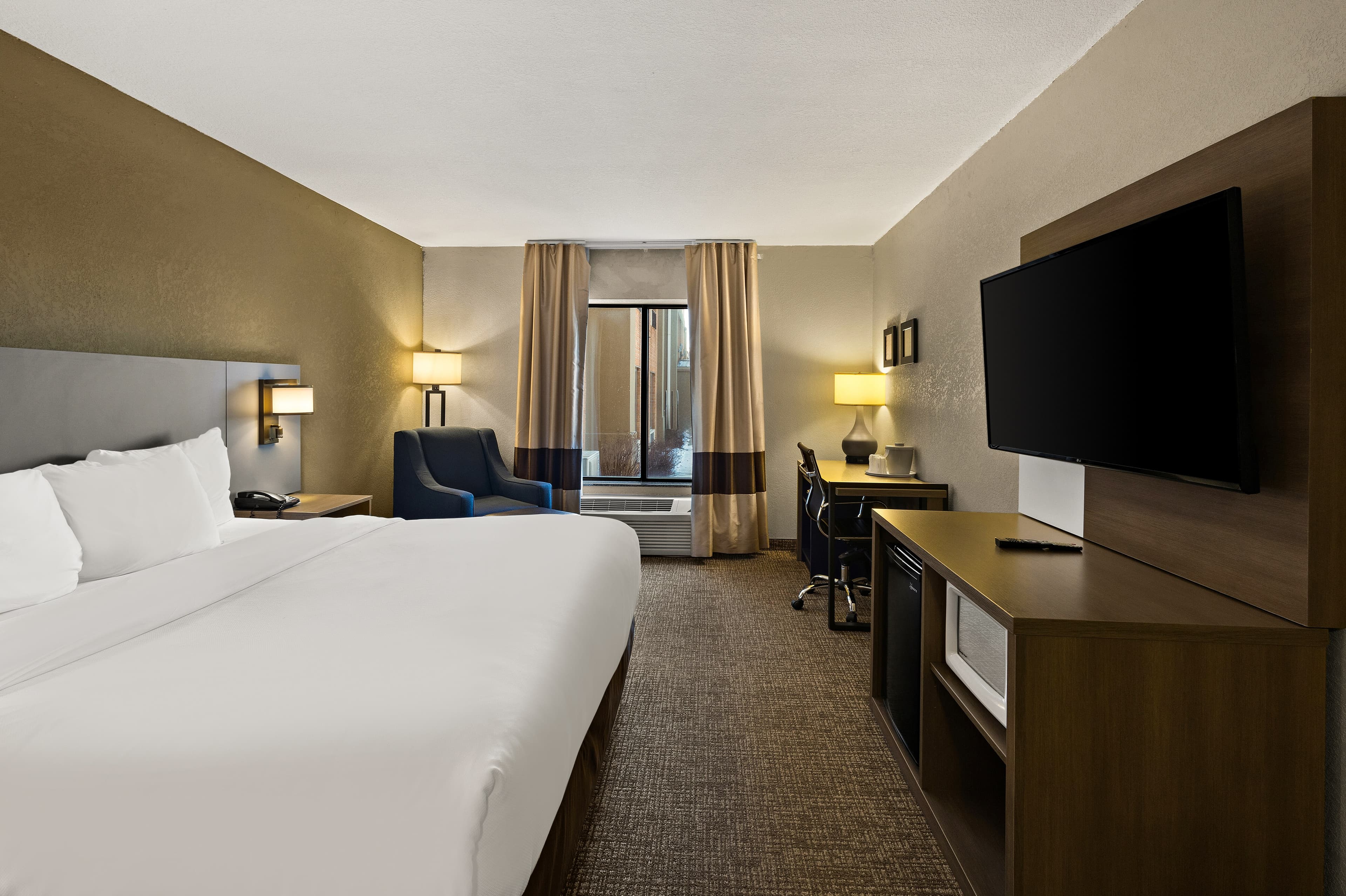 Comfort Inn Huntington Near University - Image 2