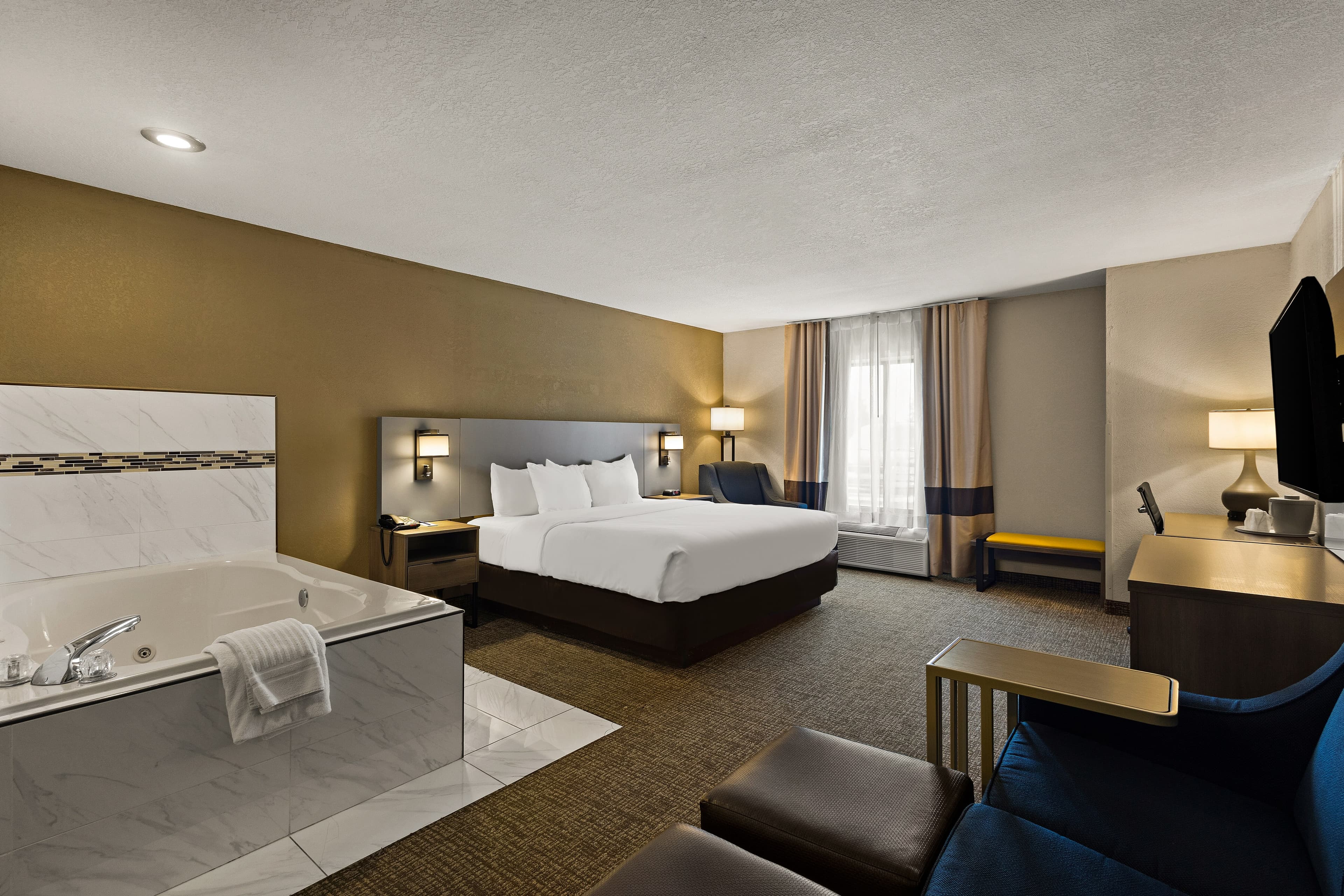 Comfort Inn Huntington Near University — 22