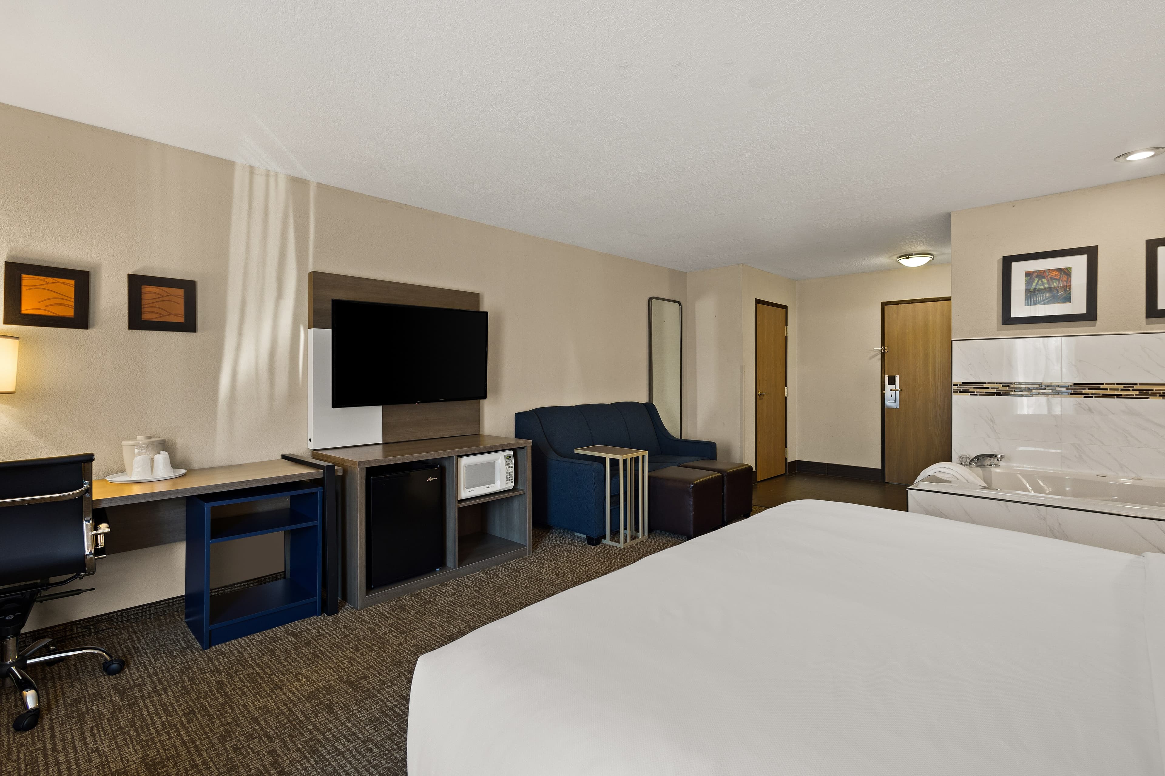 Comfort Inn Huntington Near University — 24
