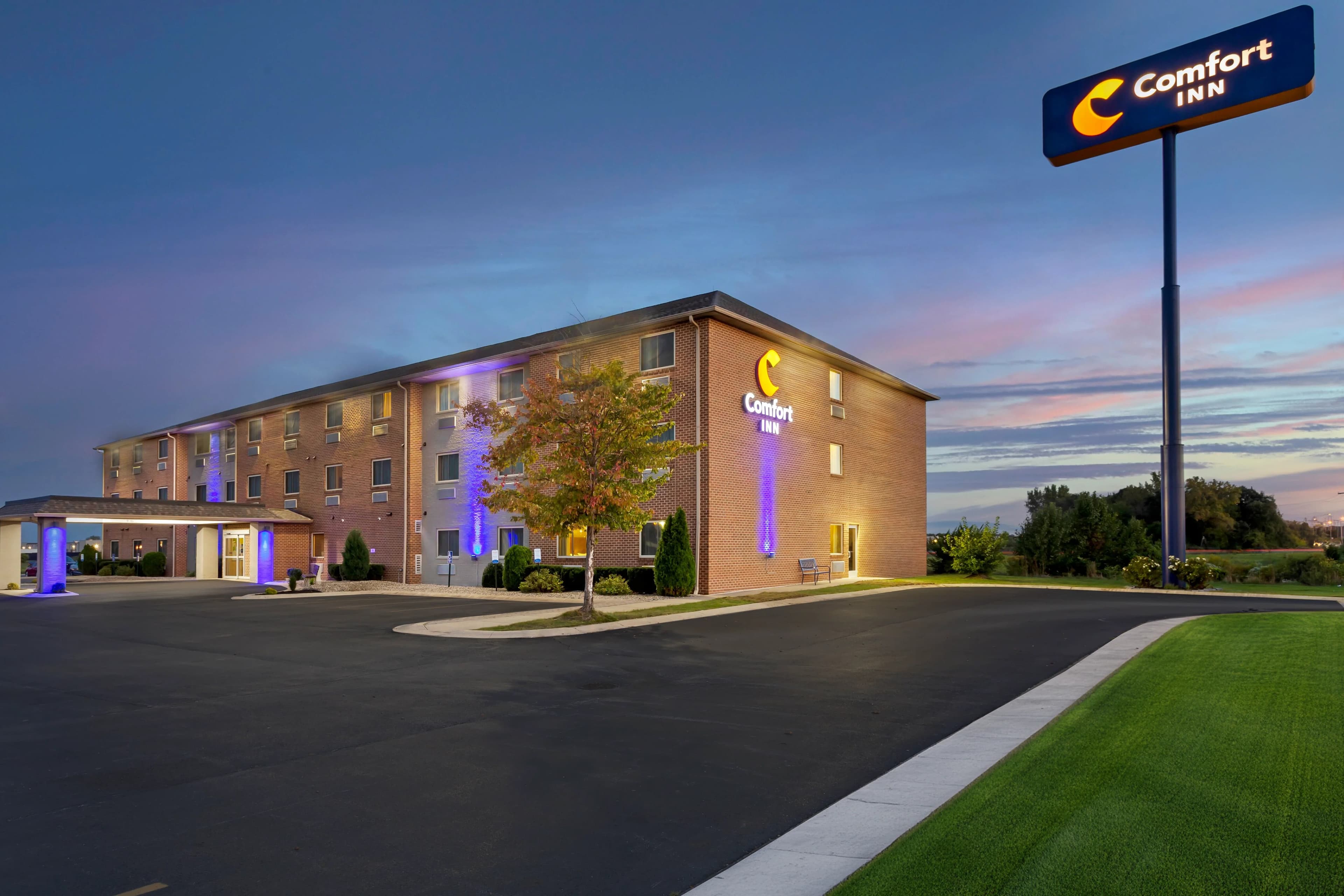 Comfort Inn Hobart-Merrillville - Image 1