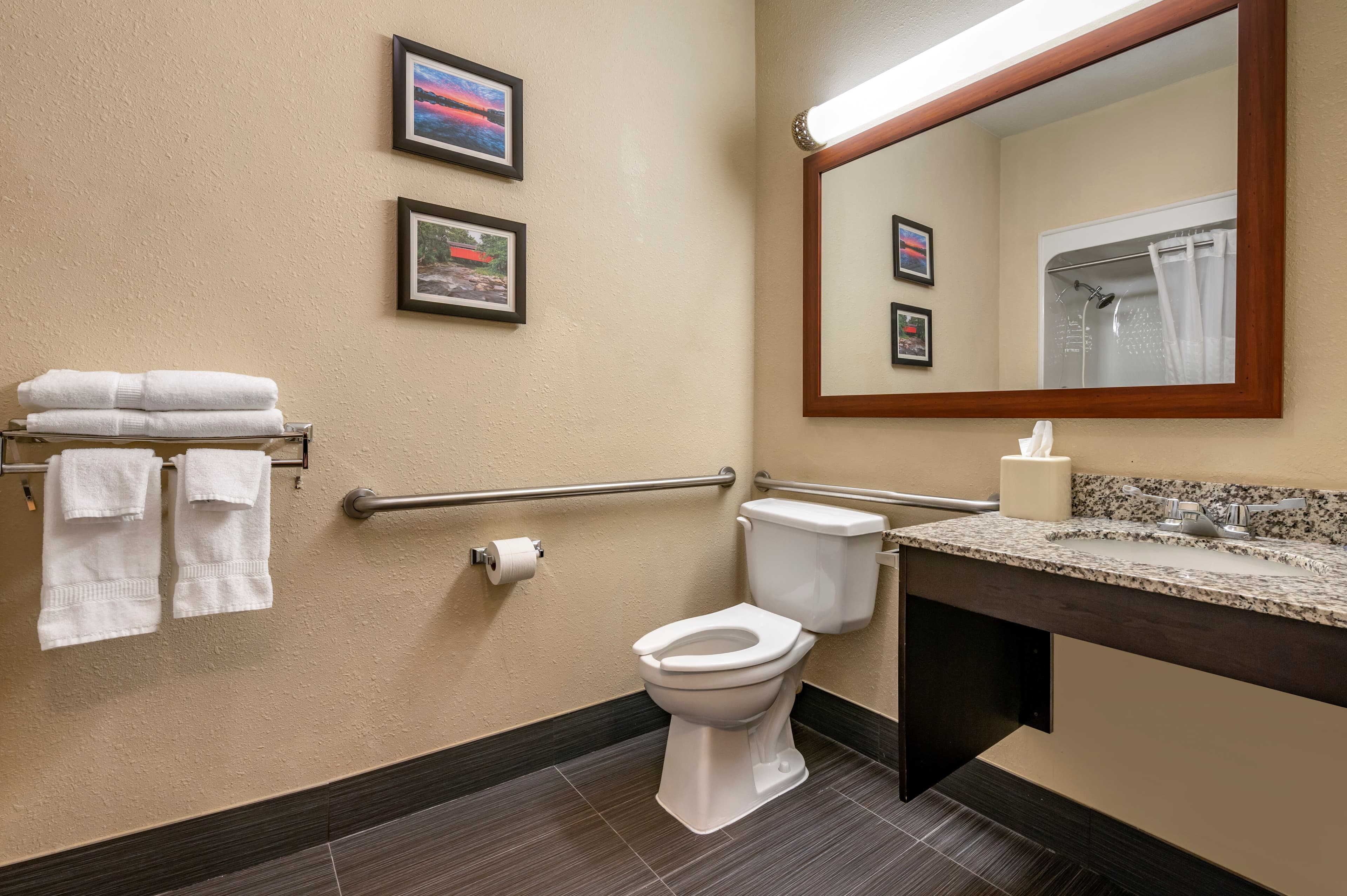 Comfort Inn Shelbyville North - Image 3