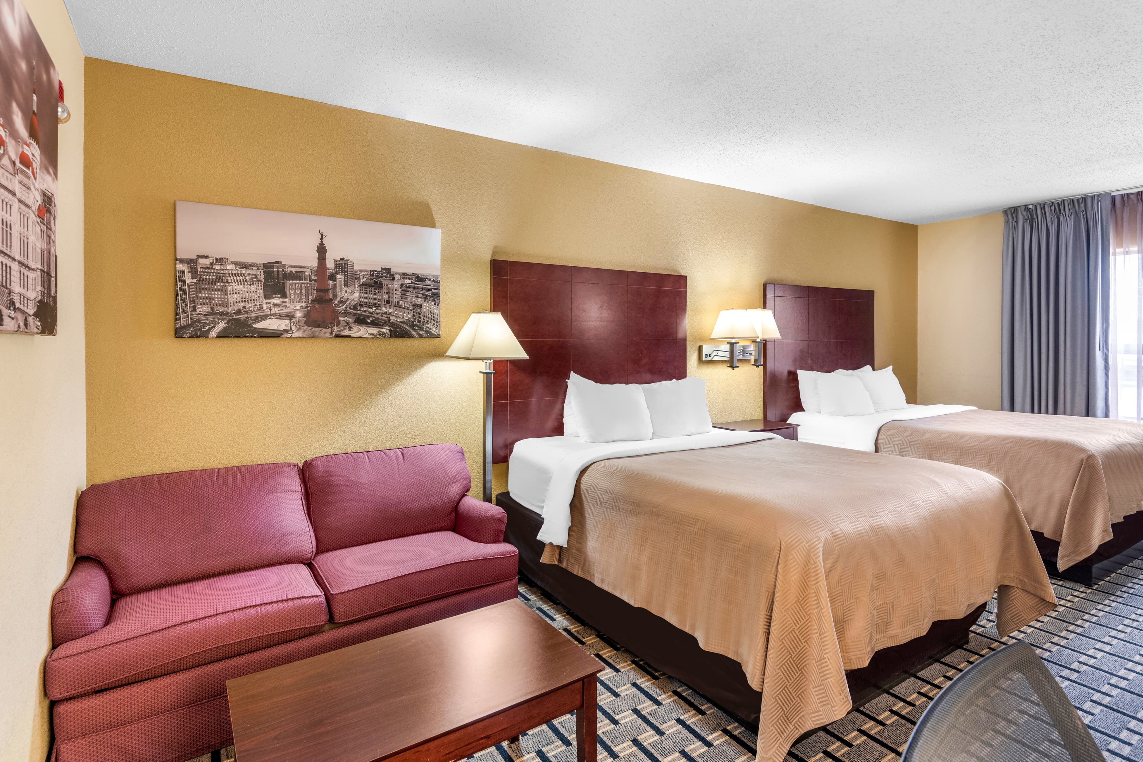 Clarion Inn & Suites Indianapolis Northwest - Image 4