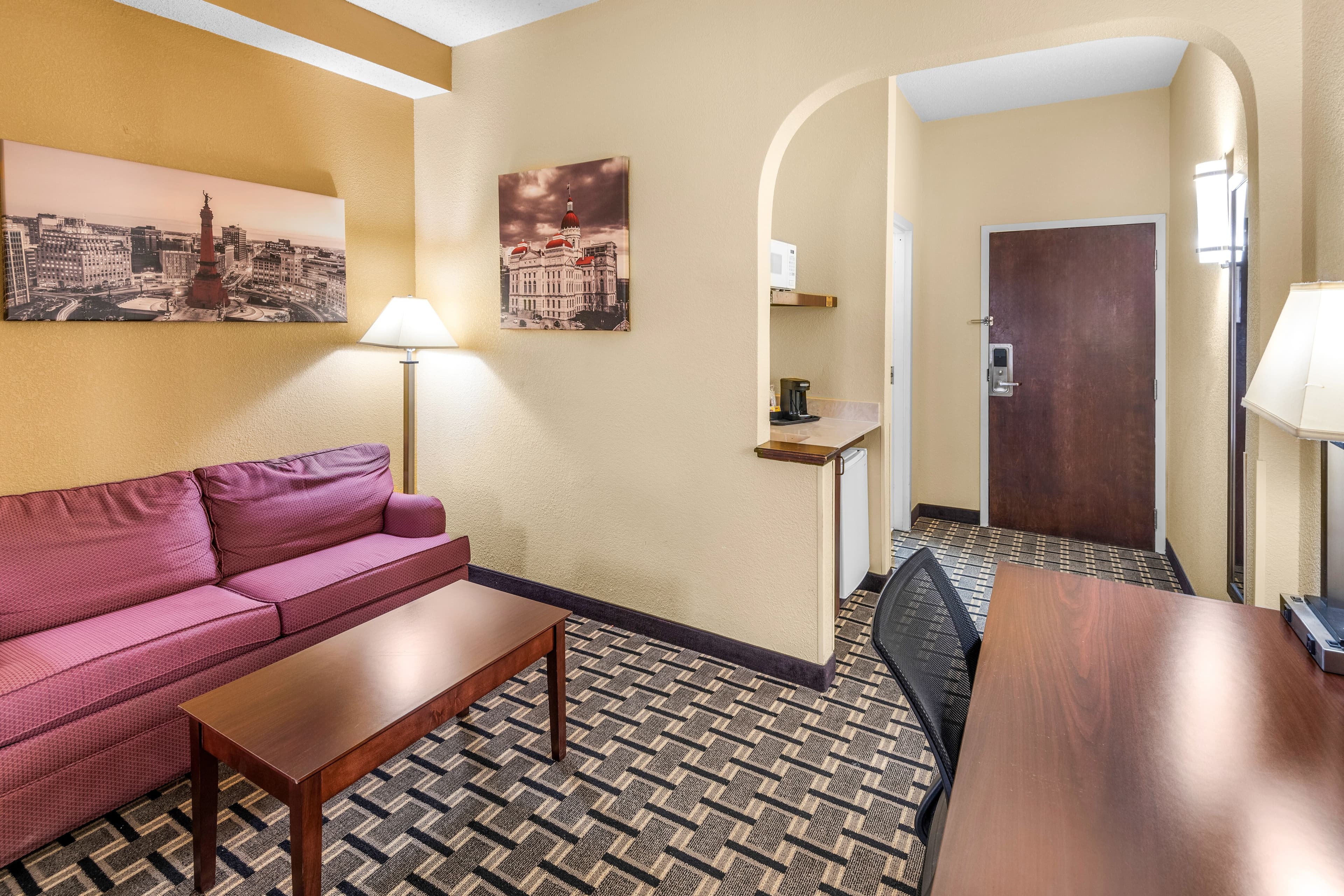 Clarion Inn & Suites Indianapolis Northwest — 9