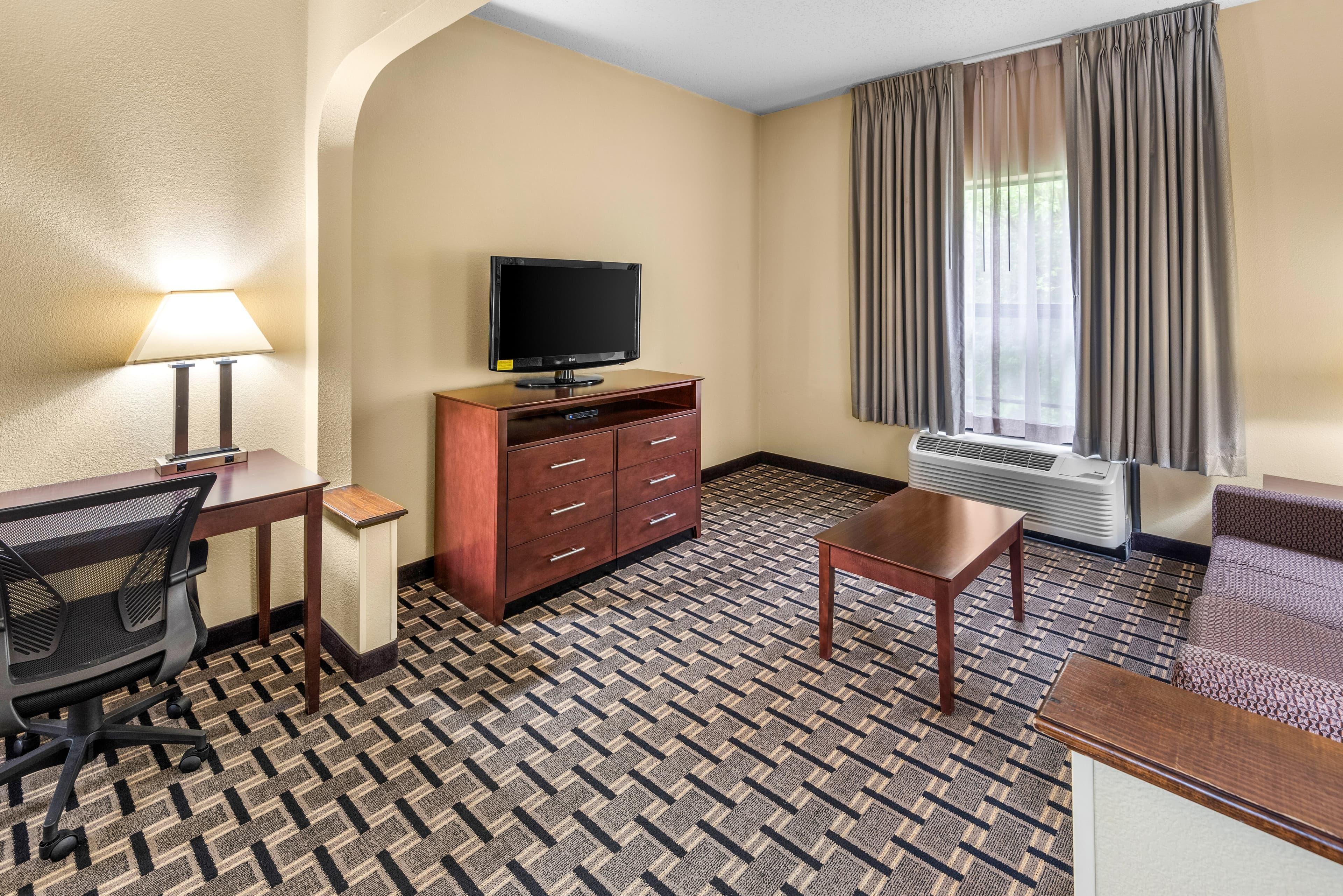Clarion Inn & Suites Indianapolis Northwest — 17