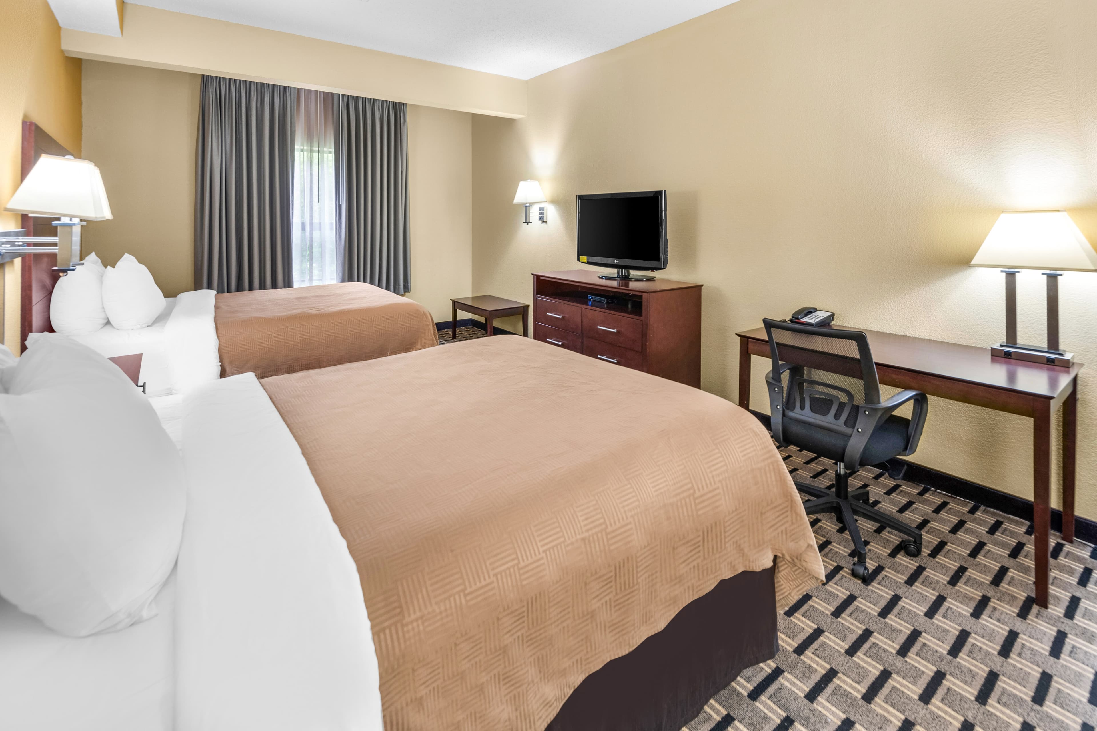 Clarion Inn & Suites Indianapolis Northwest — 27