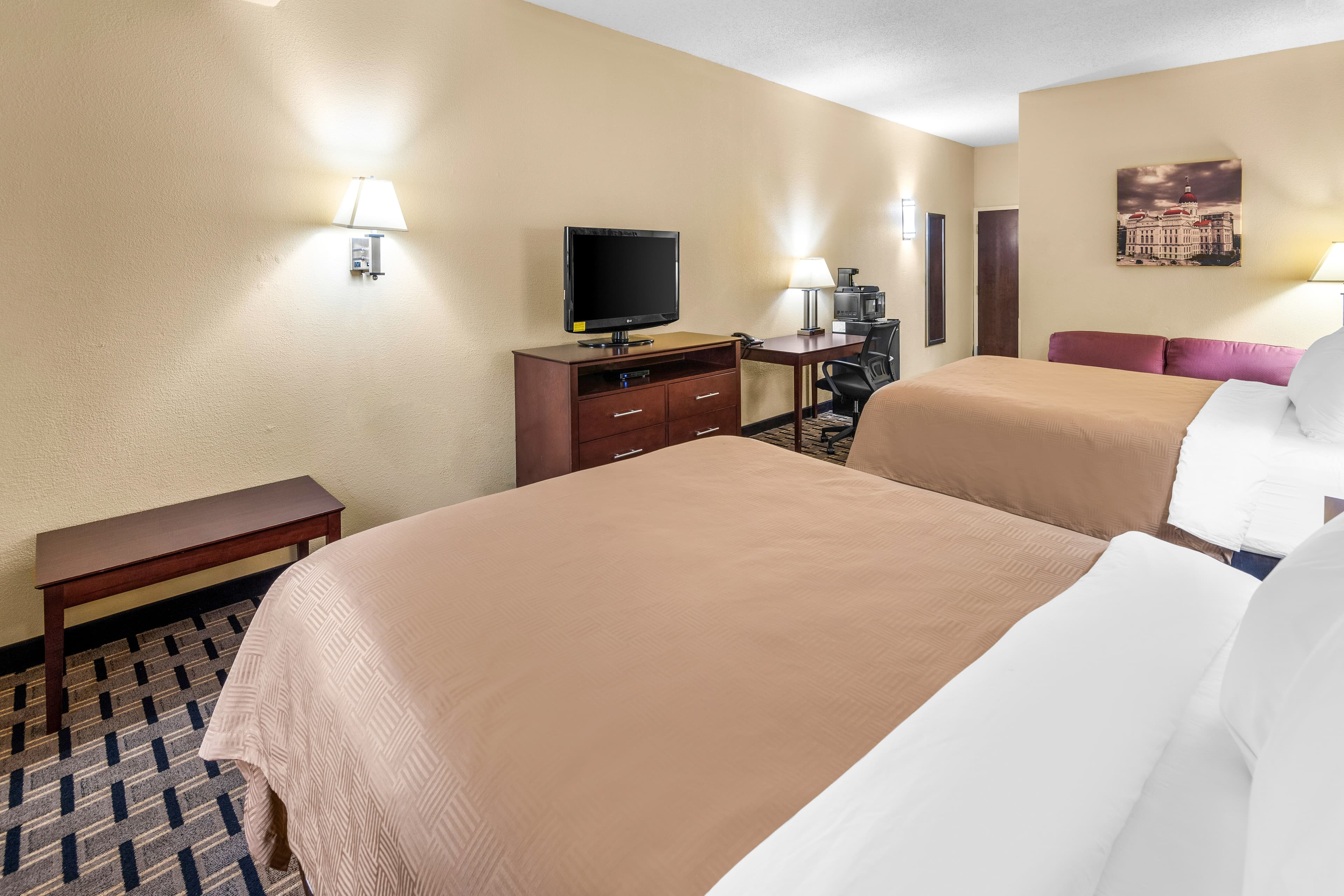 Clarion Inn & Suites Indianapolis Northwest — 28