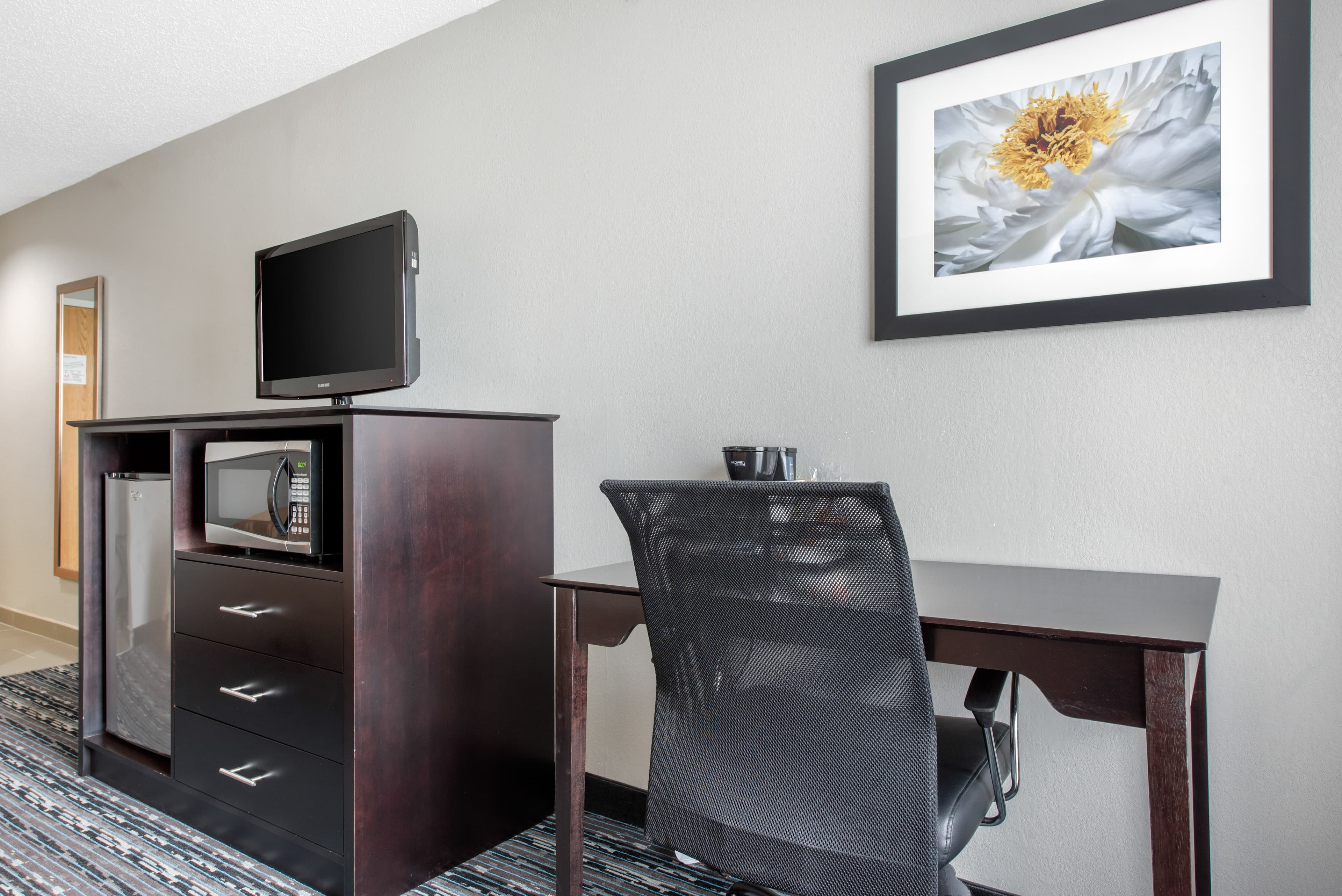 Quality Inn & Suites Brownsburg - Indianapolis West - Image 5