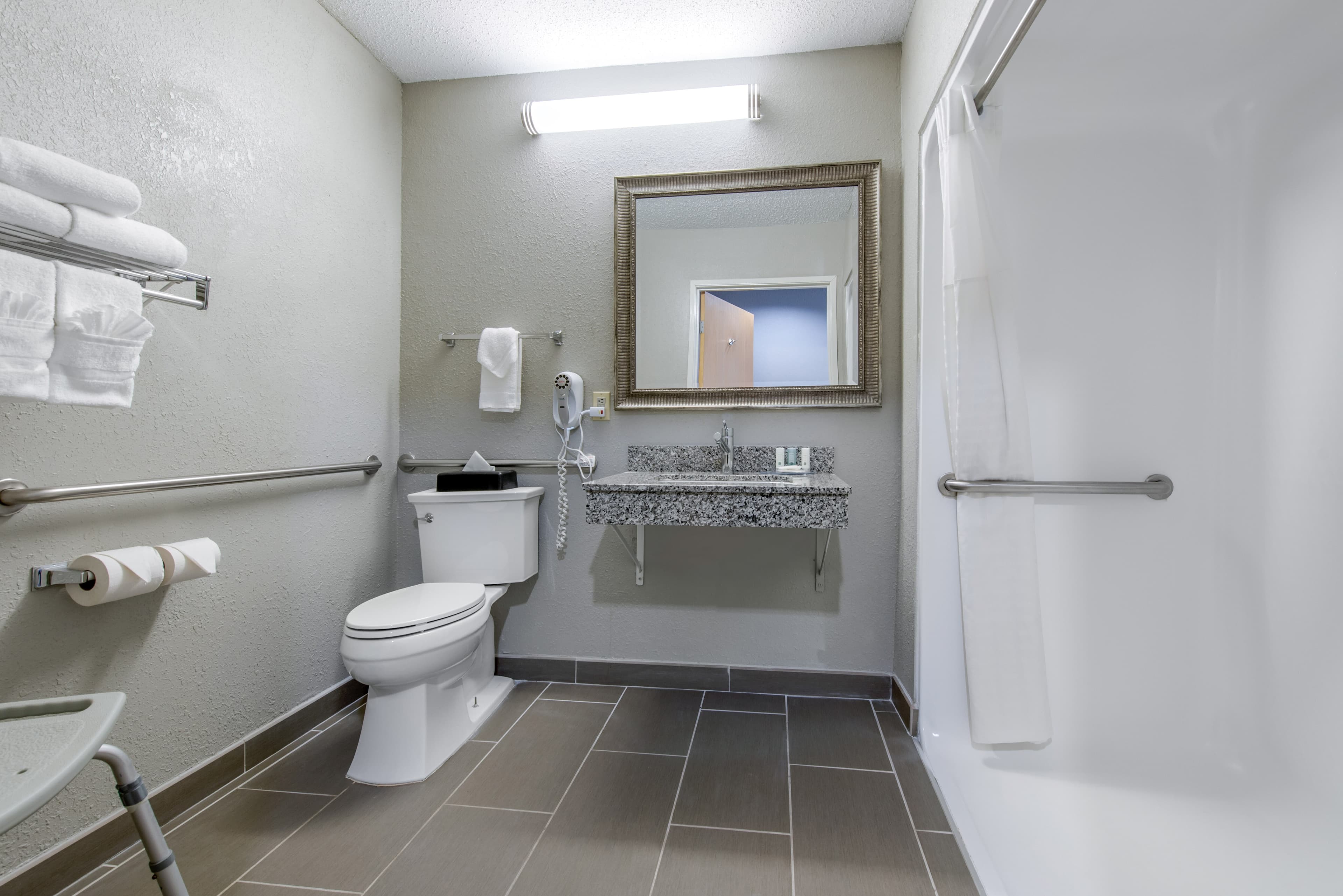 Quality Inn & Suites Brownsburg - Indianapolis West — 17