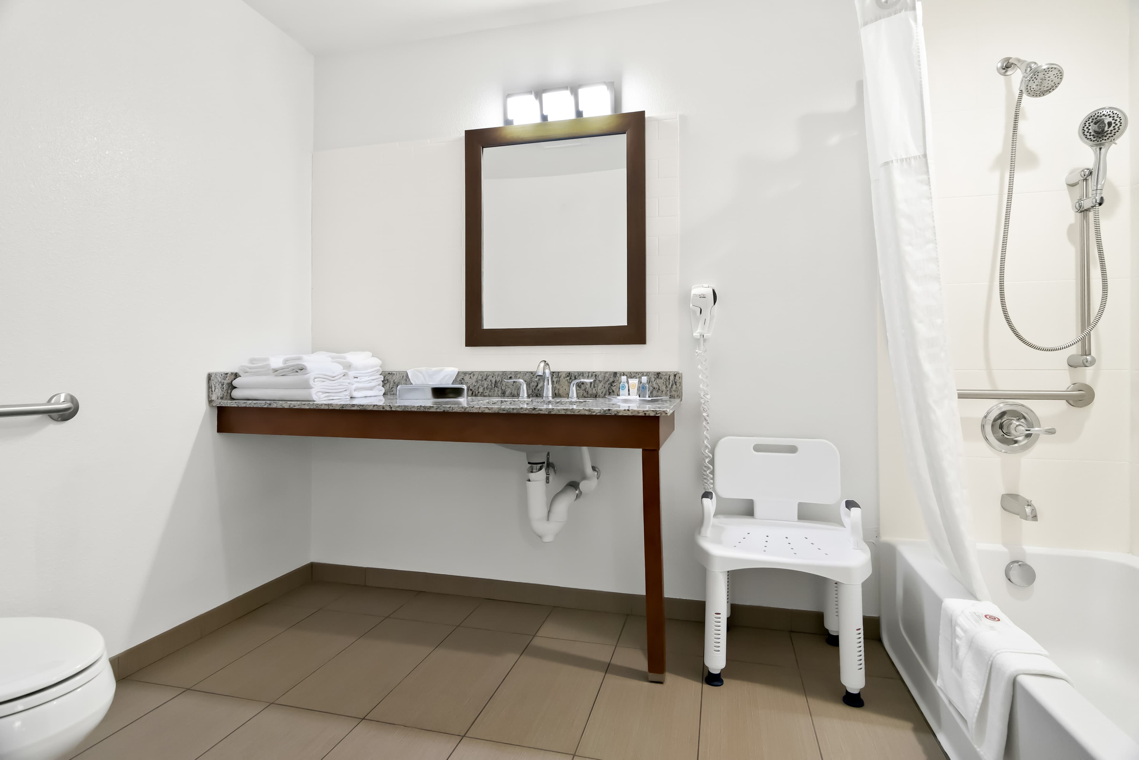 Comfort Suites Rensselaer near Fair Oaks — 6