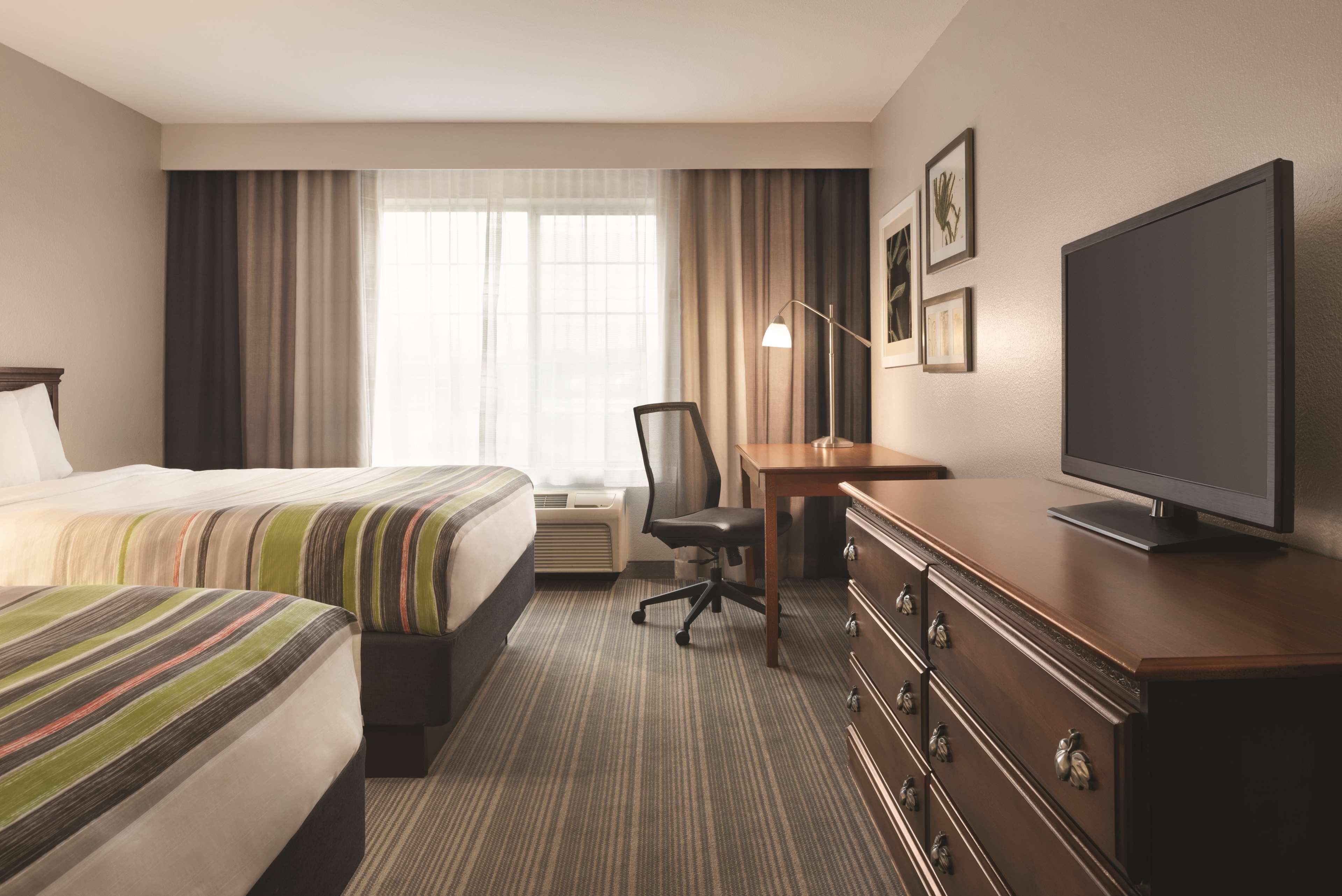 Country Inn & Suites by Radisson, Michigan City, IN — 23