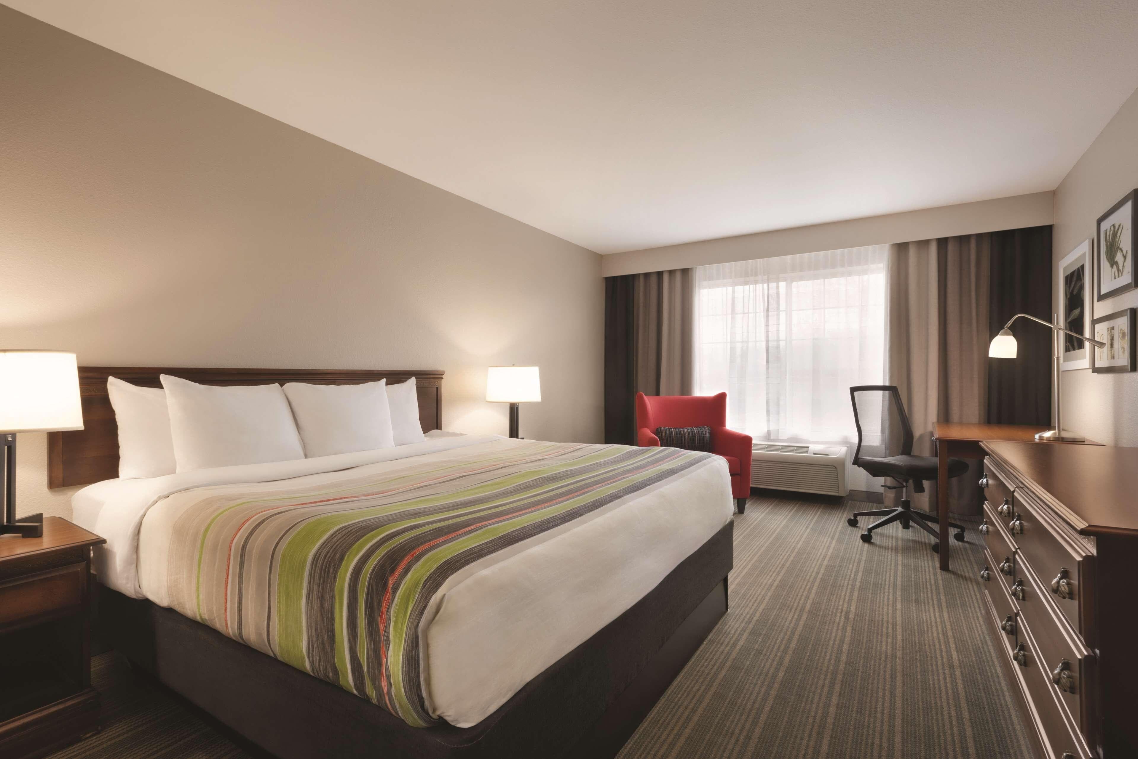 Country Inn & Suites by Radisson, Michigan City, IN - Image 2