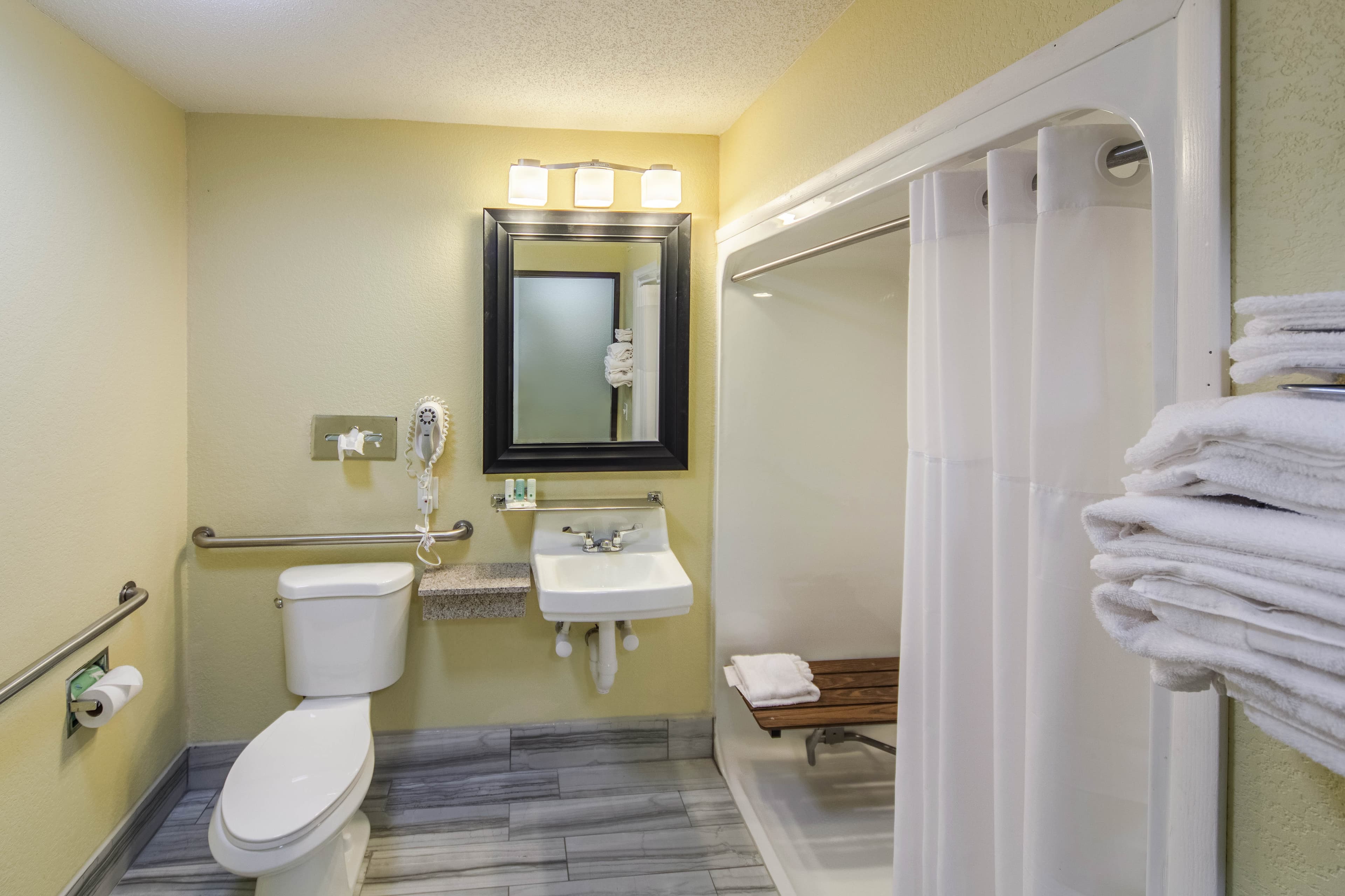 Quality Inn Decatur near US-224 — 17