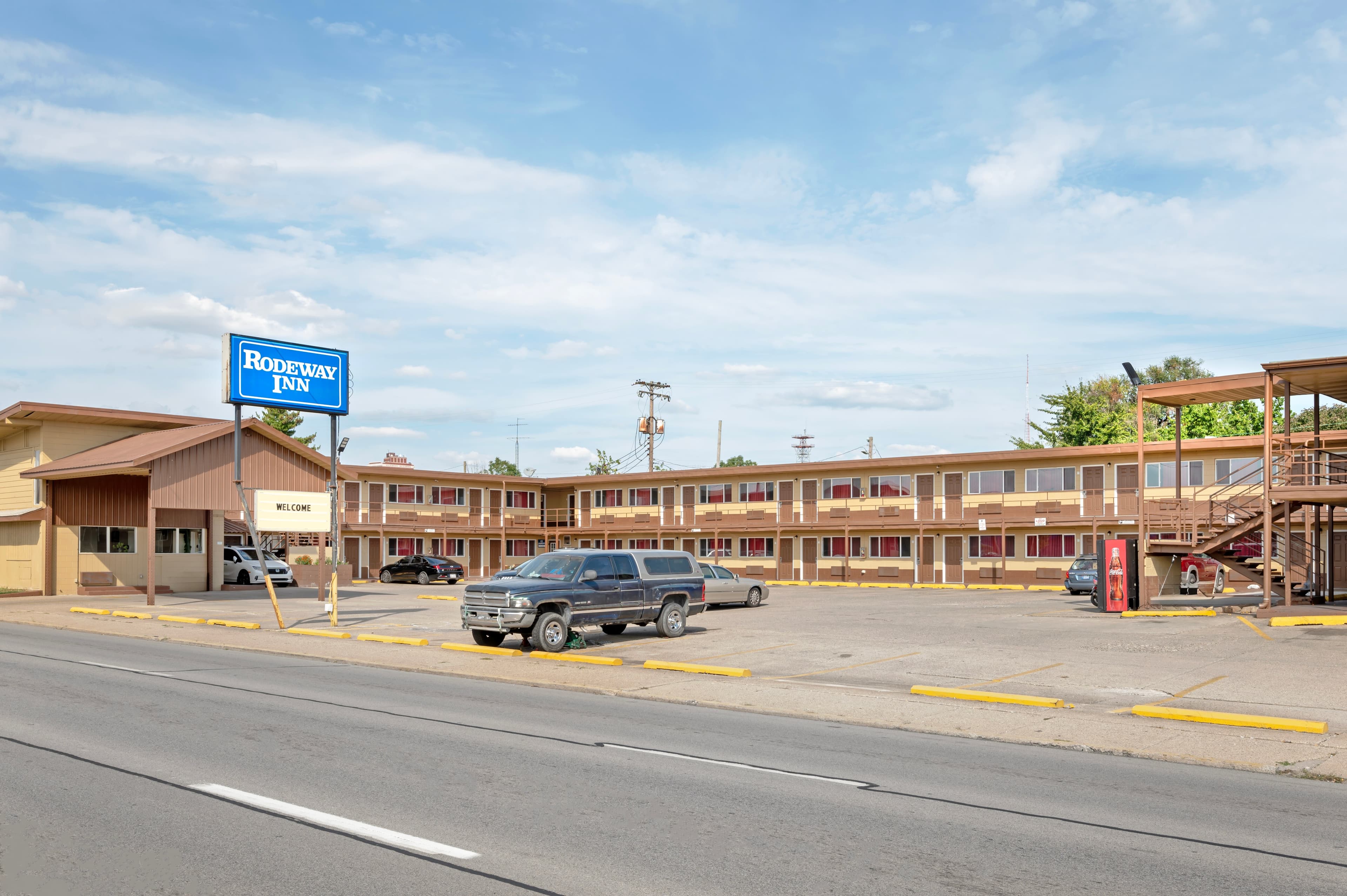 Rodeway Inn Terre Haute near University - Image 1