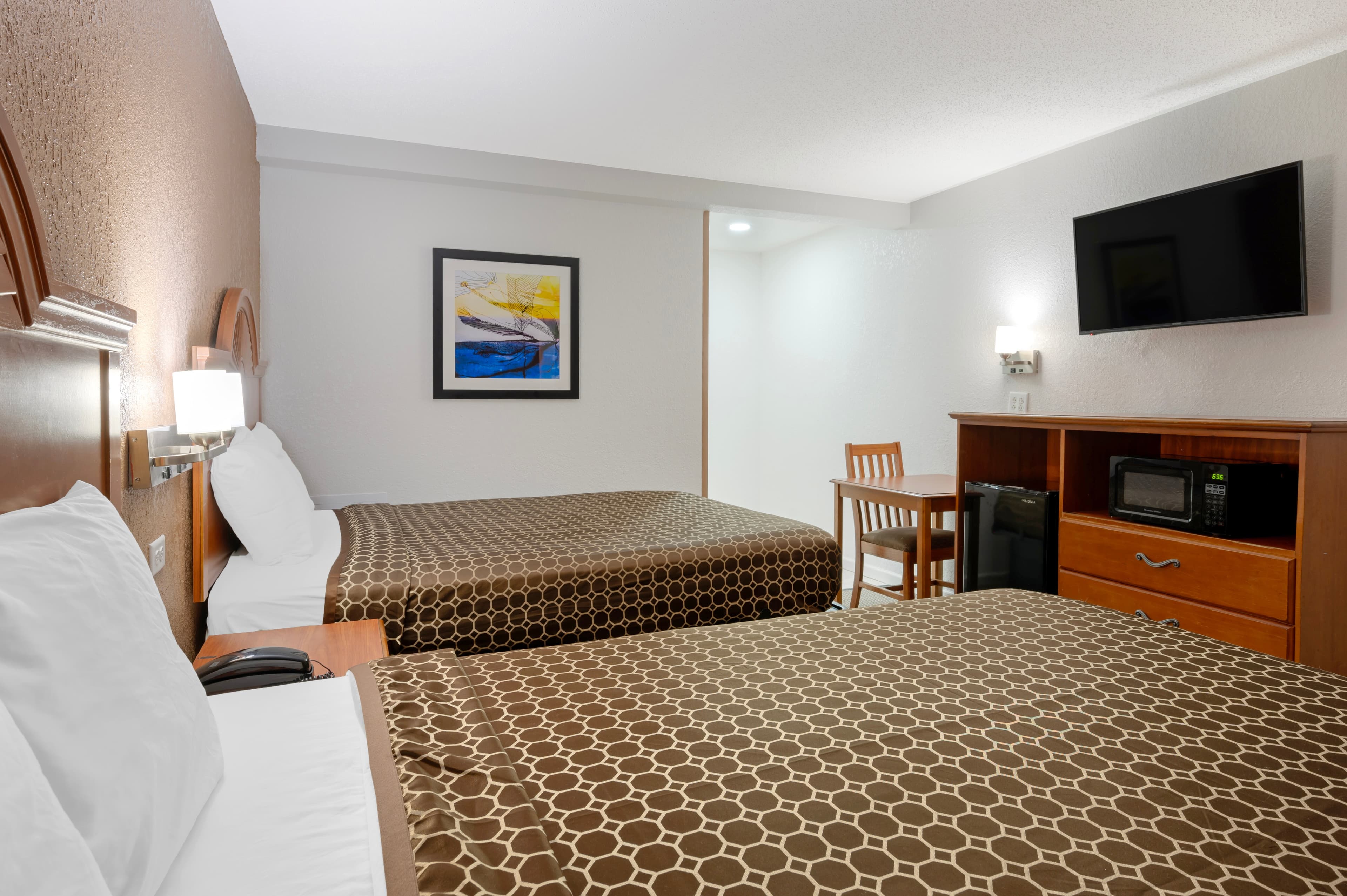 Rodeway Inn Terre Haute near University - Image 3