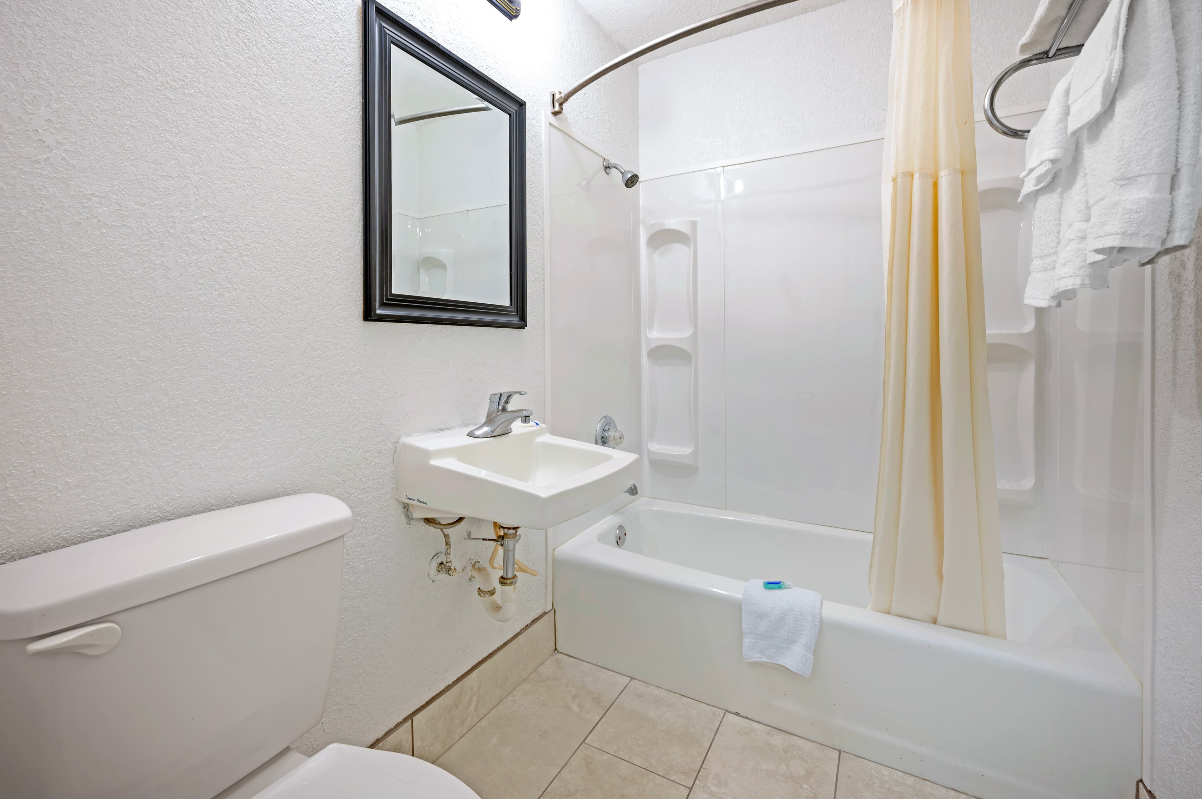 Rodeway Inn Terre Haute near University — 10