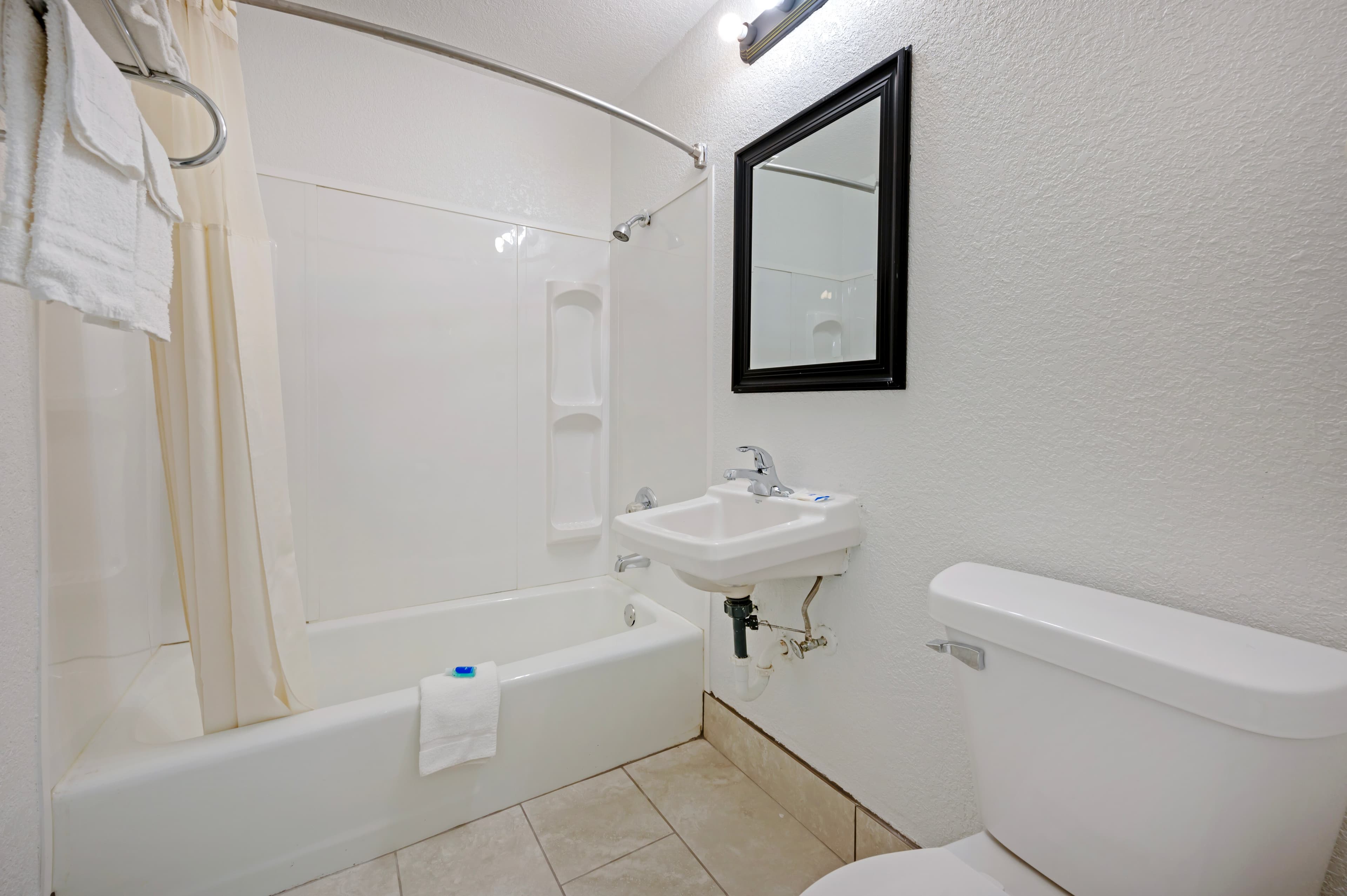 Rodeway Inn Terre Haute near University — 19
