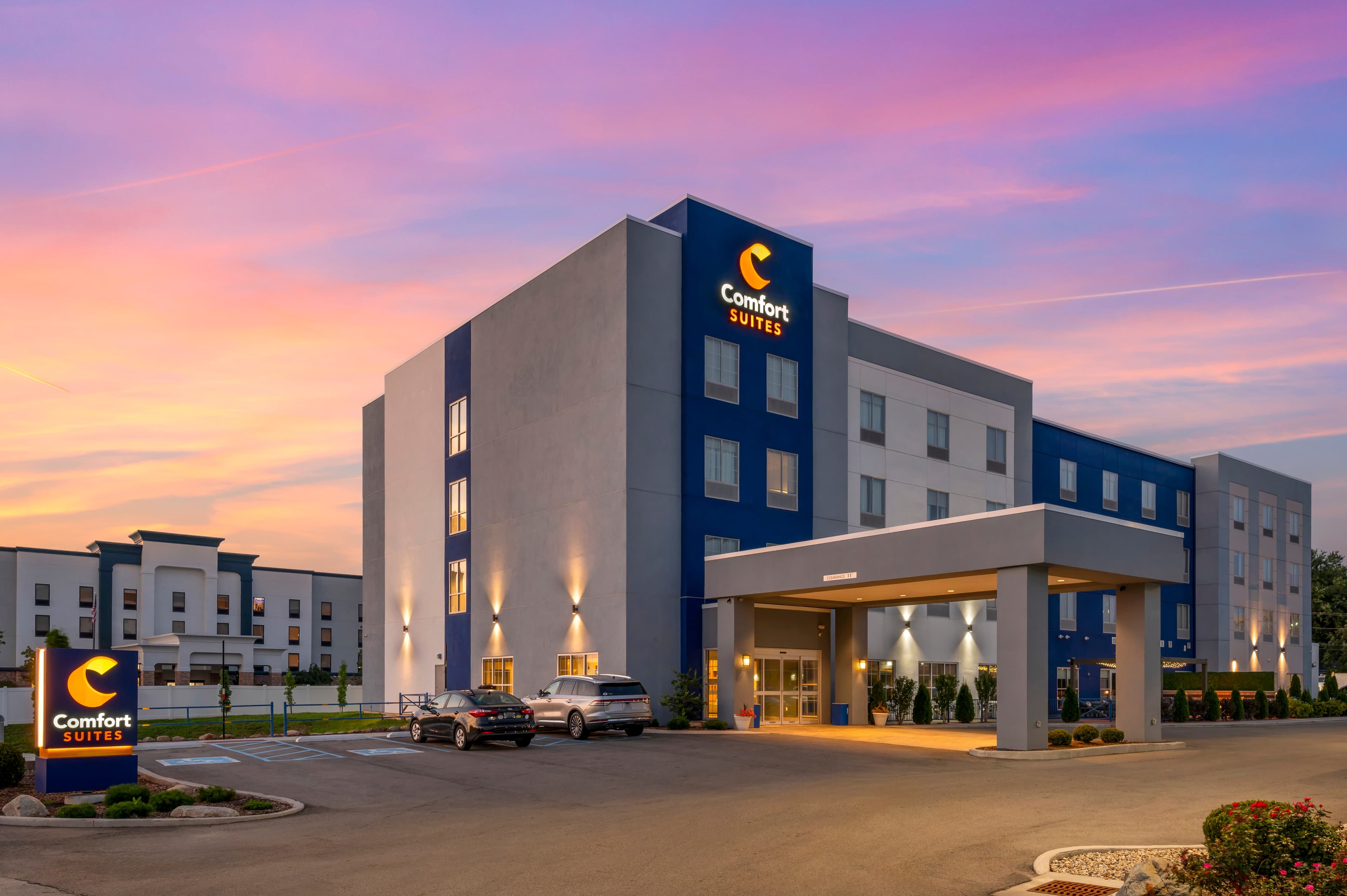 Comfort Suites Richmond East - Image 1