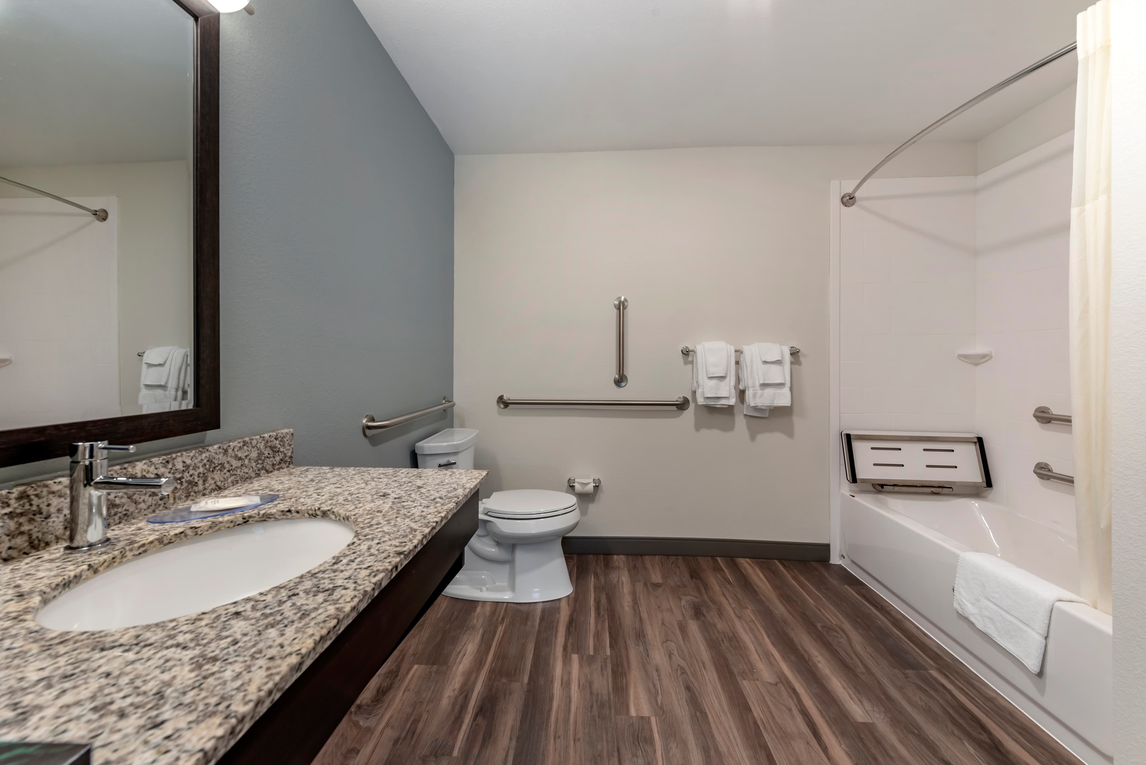 MainStay Suites Newberry - Crane — 11