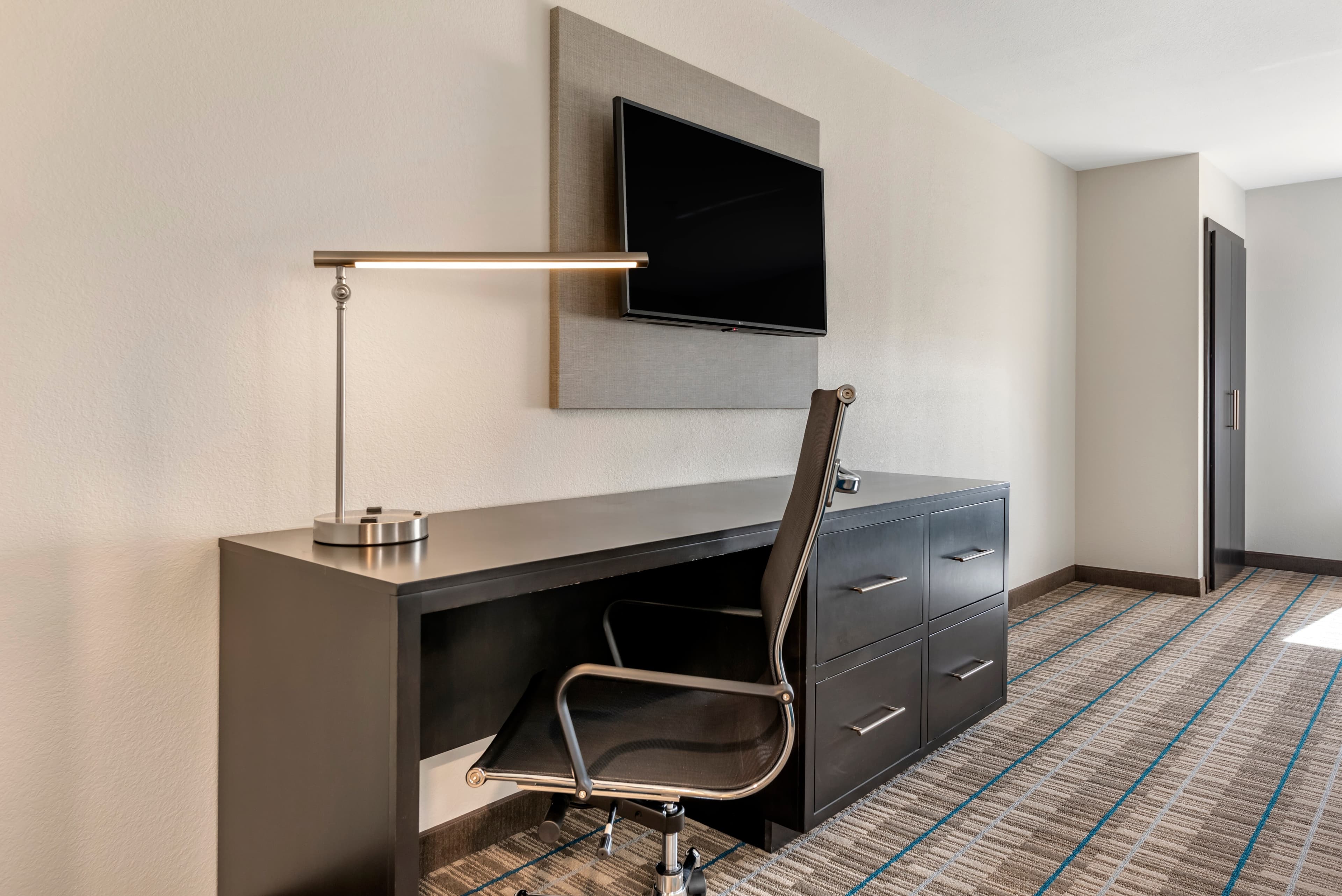 MainStay Suites Newberry - Crane — 20