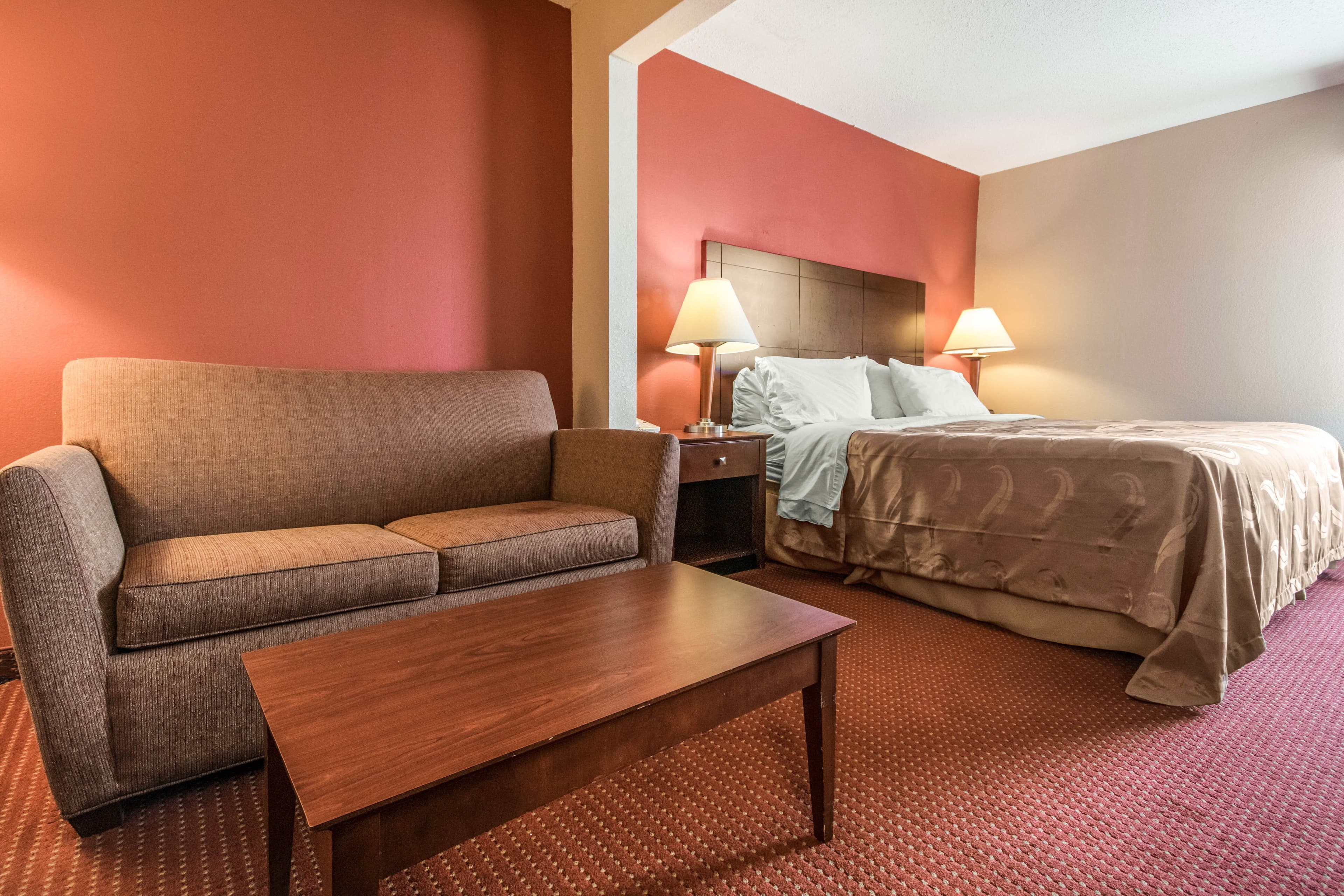 Quality Inn & Suites Lawrenceburg - Image 4
