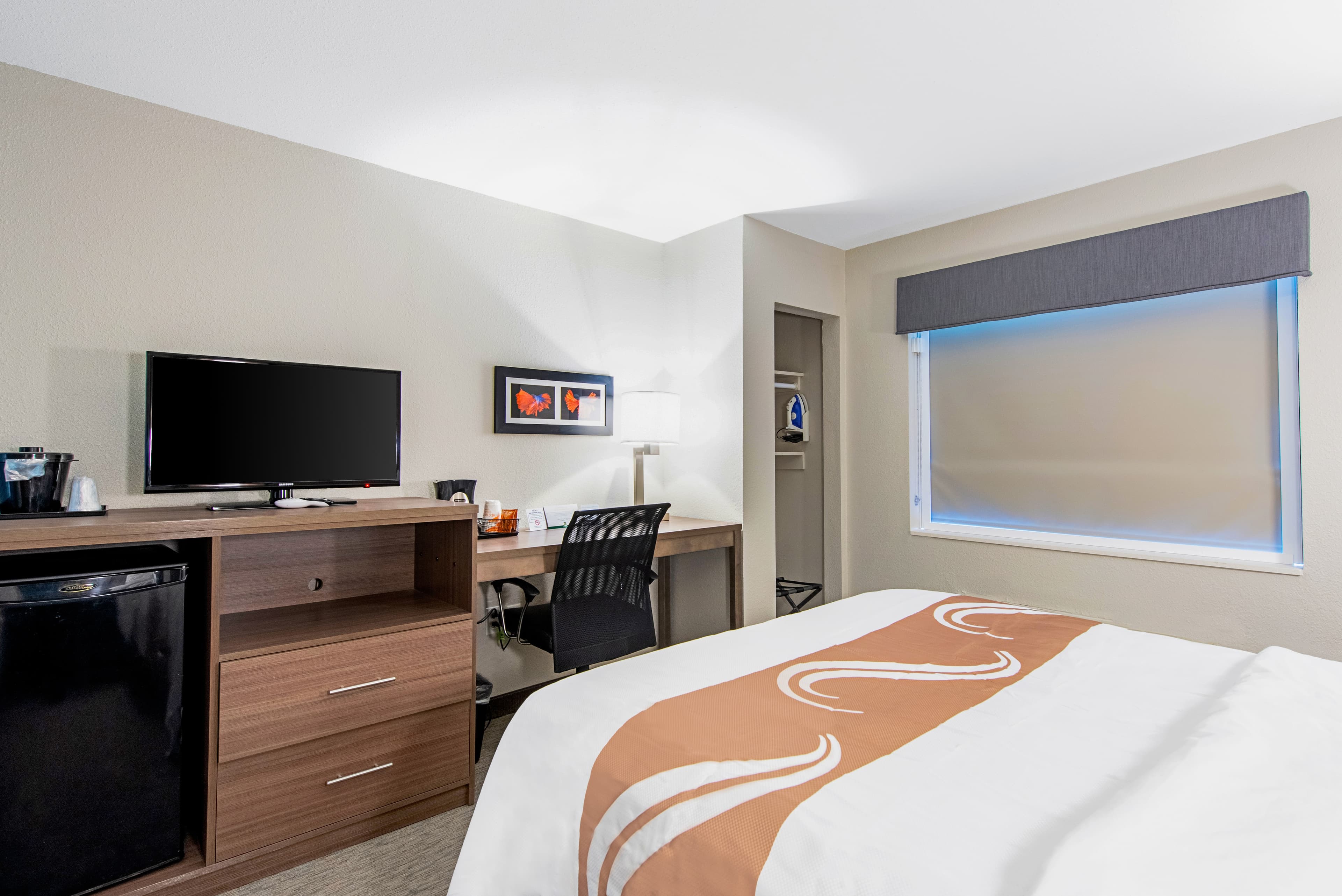 Quality Inn Mishawaka - South Bend - Image 3