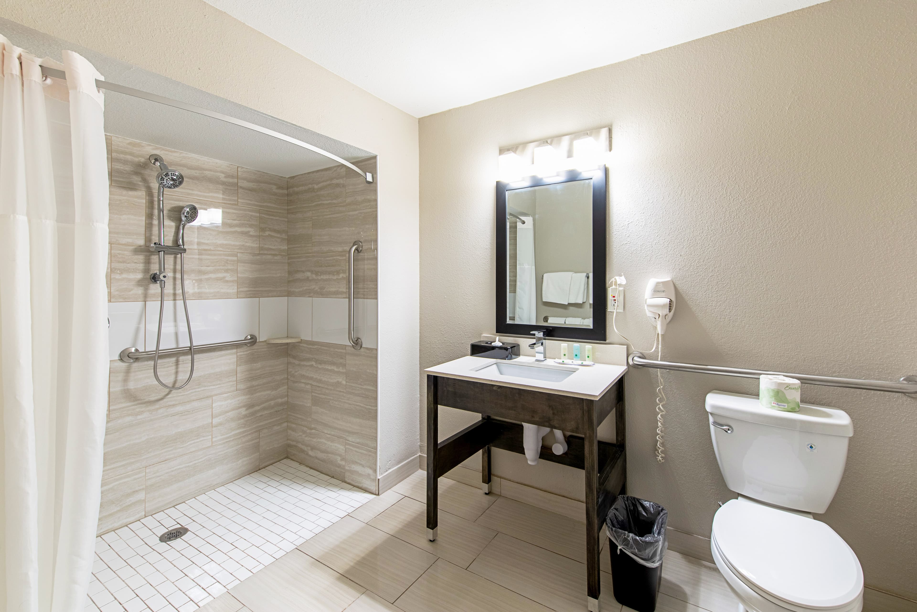 Quality Inn Mishawaka - South Bend - Image 5