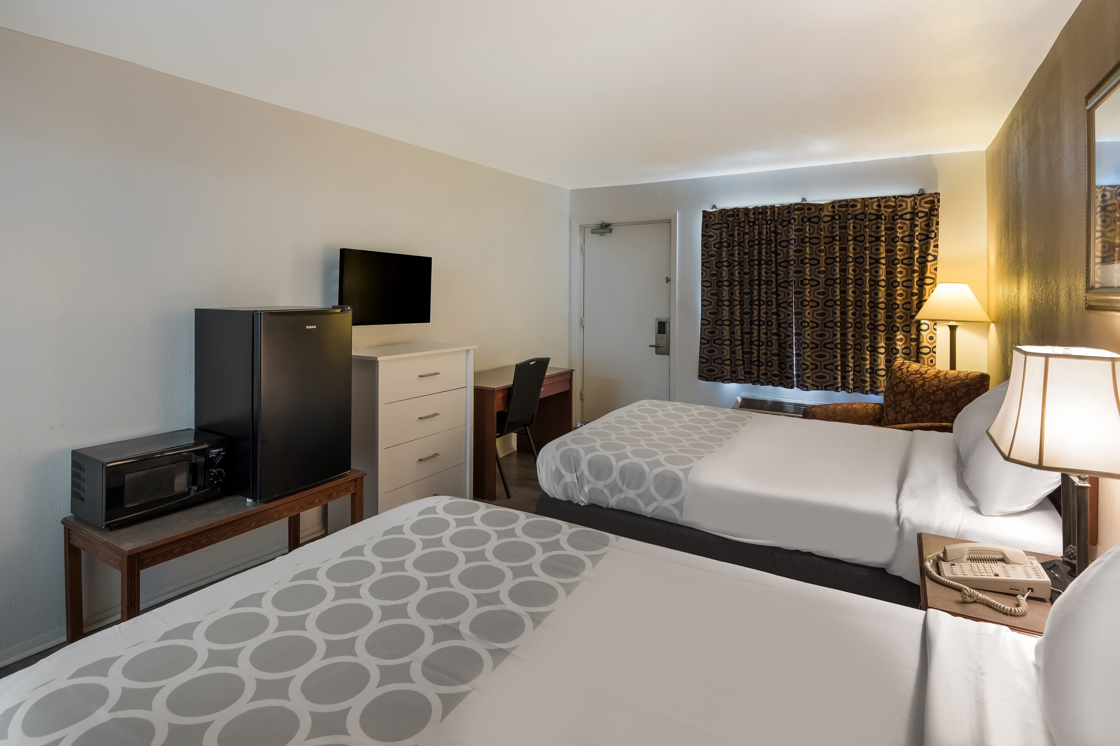 Rodeway Inn Brazil - Image 4
