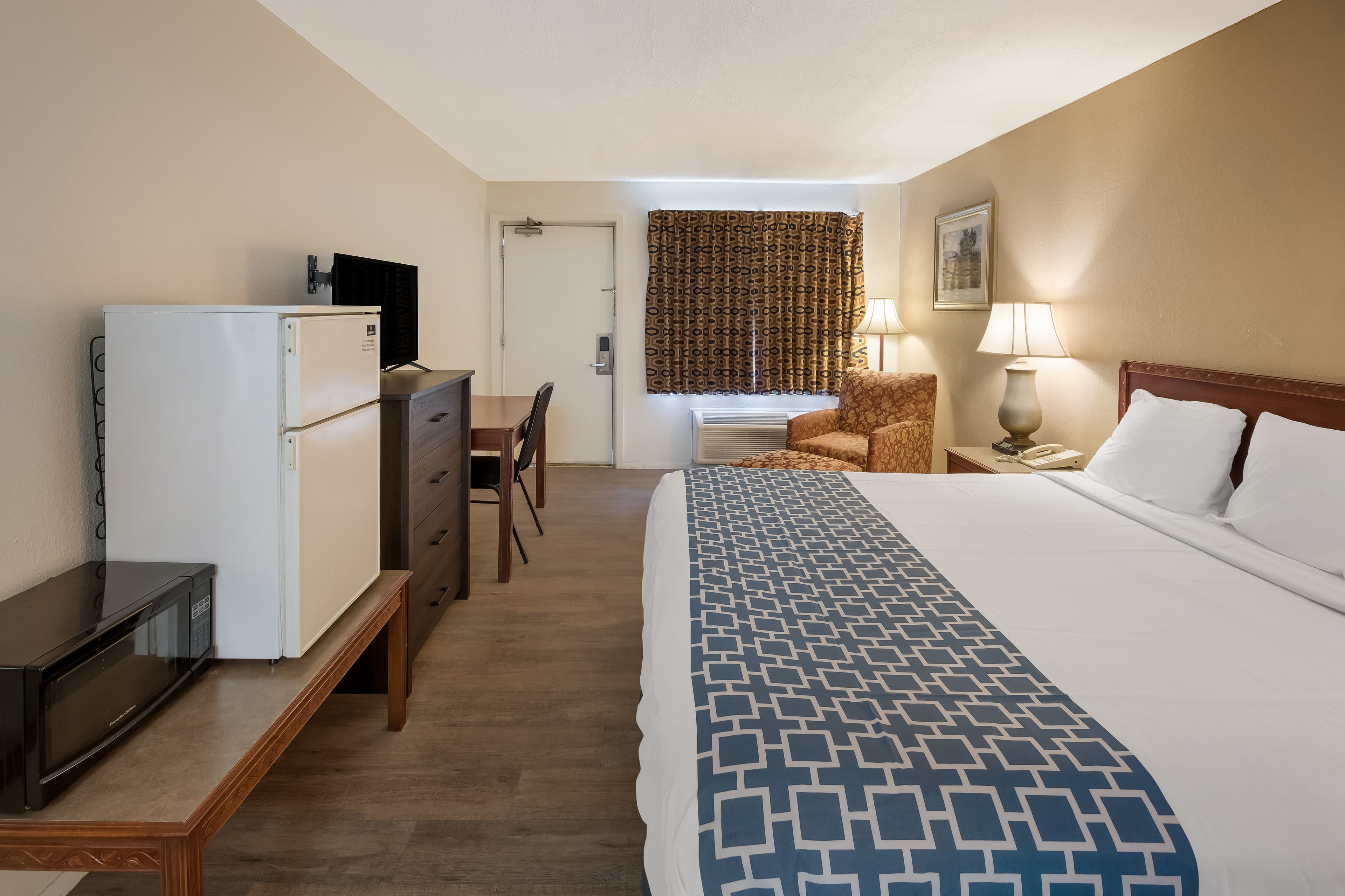 Rodeway Inn Brazil — 8