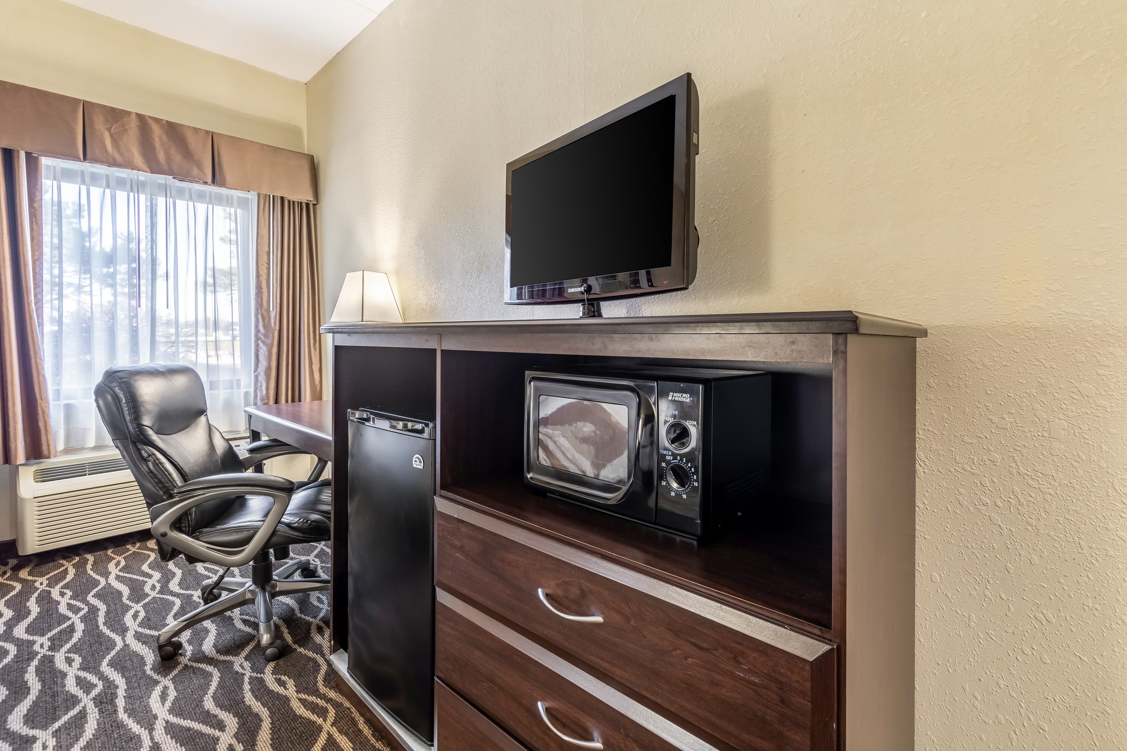 Quality Inn & Suites Southport — 8