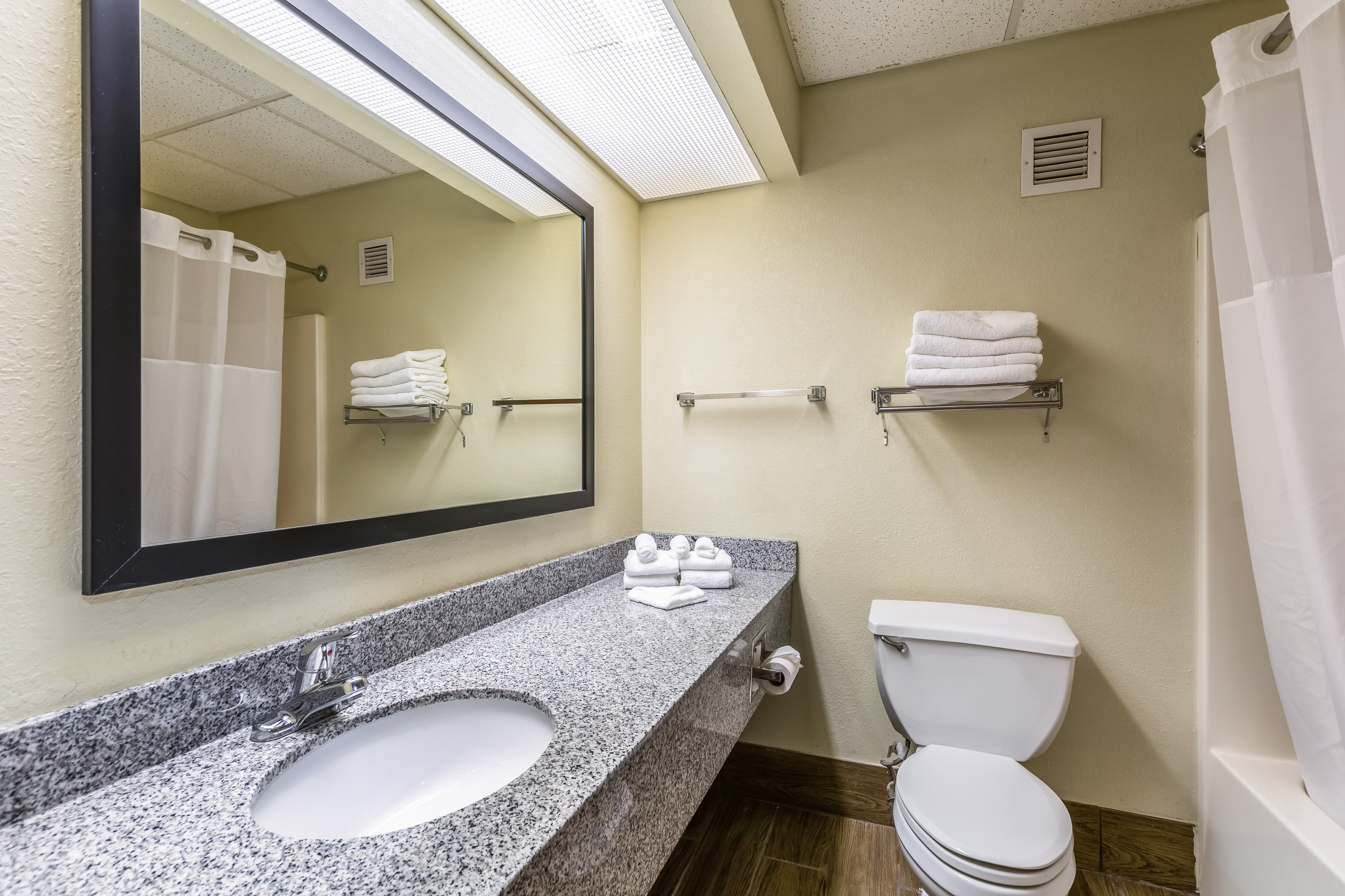Quality Inn & Suites Southport — 17