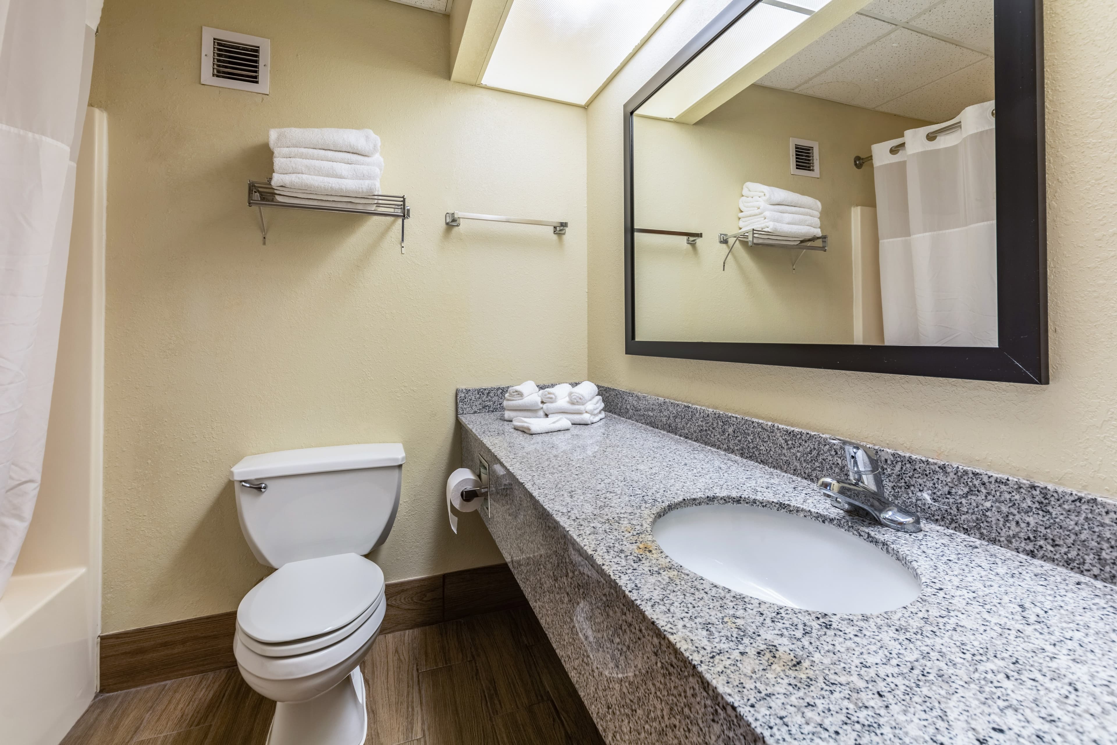 Quality Inn & Suites Southport — 21