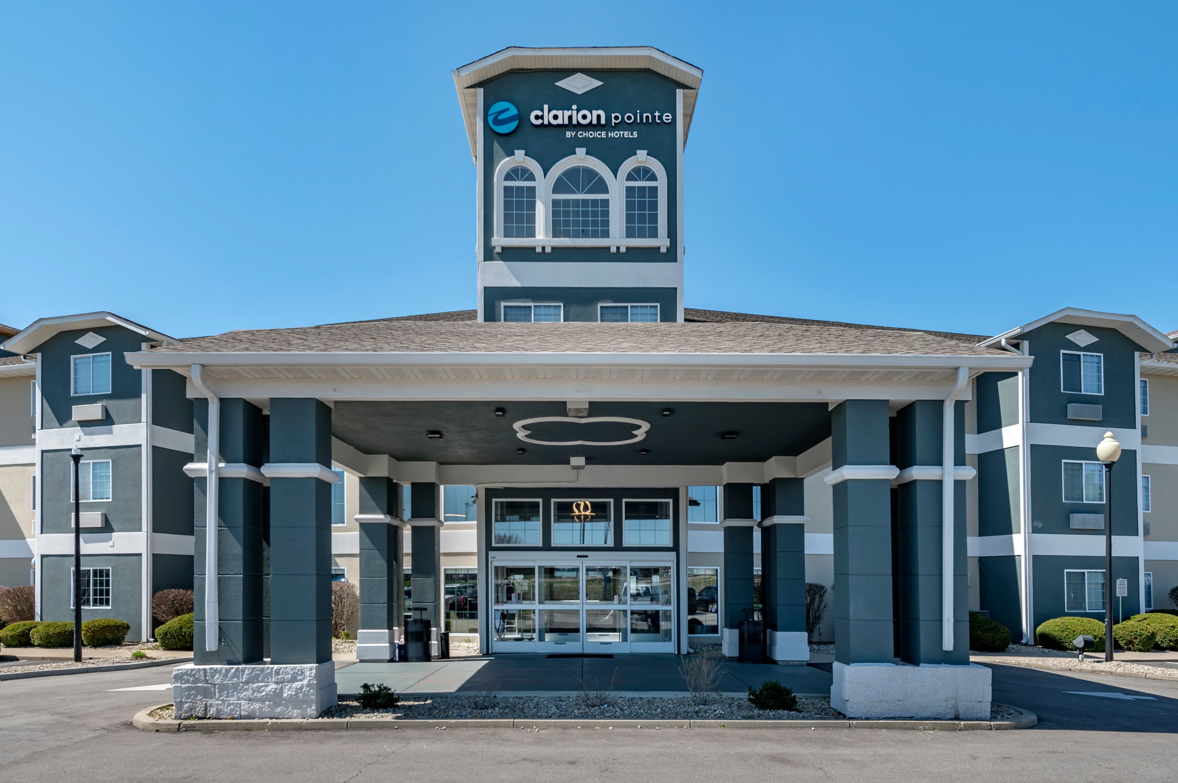 Clarion Pointe Indianapolis Airport - Image 1