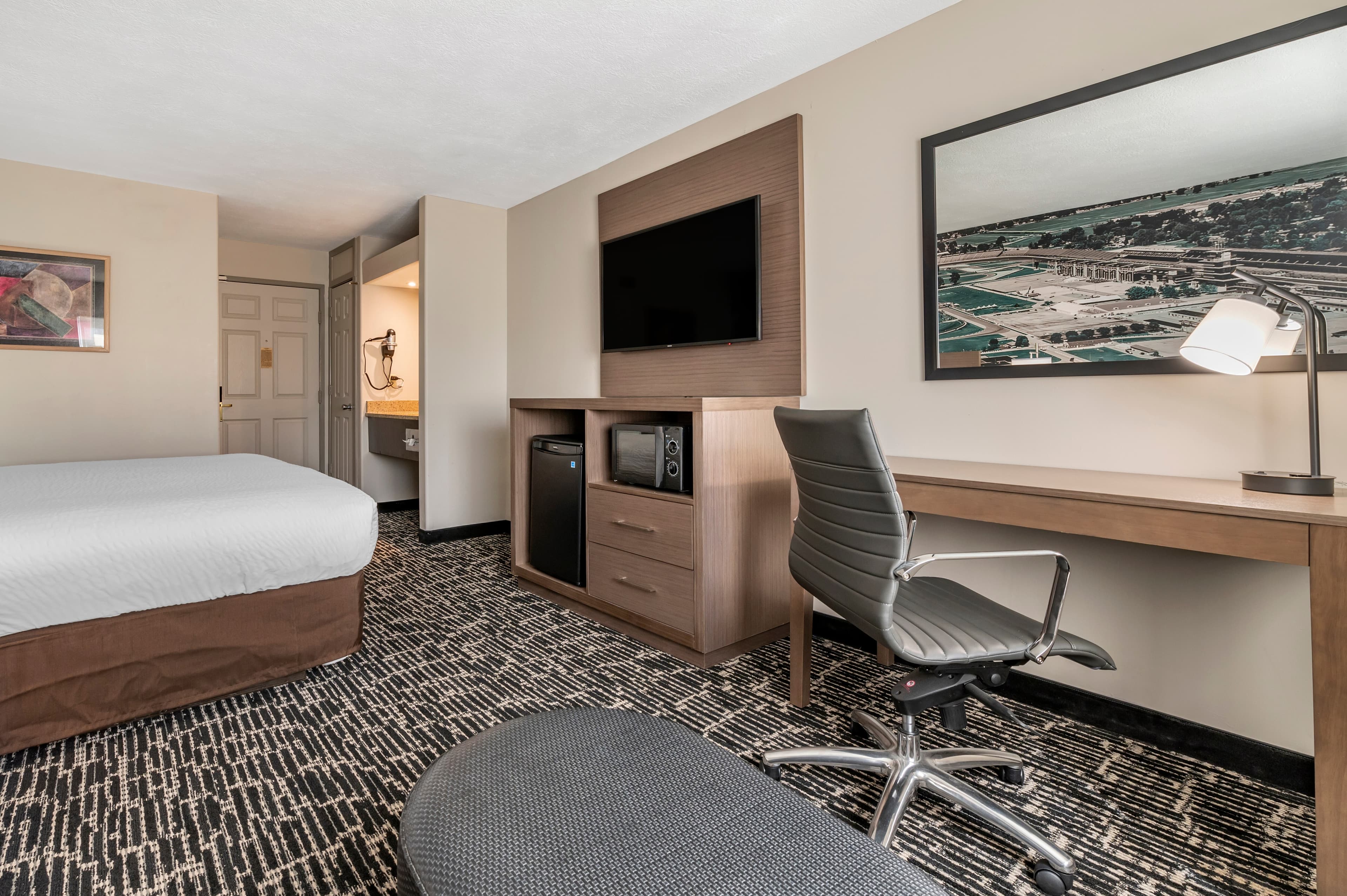 Clarion Pointe Indianapolis Airport — 6
