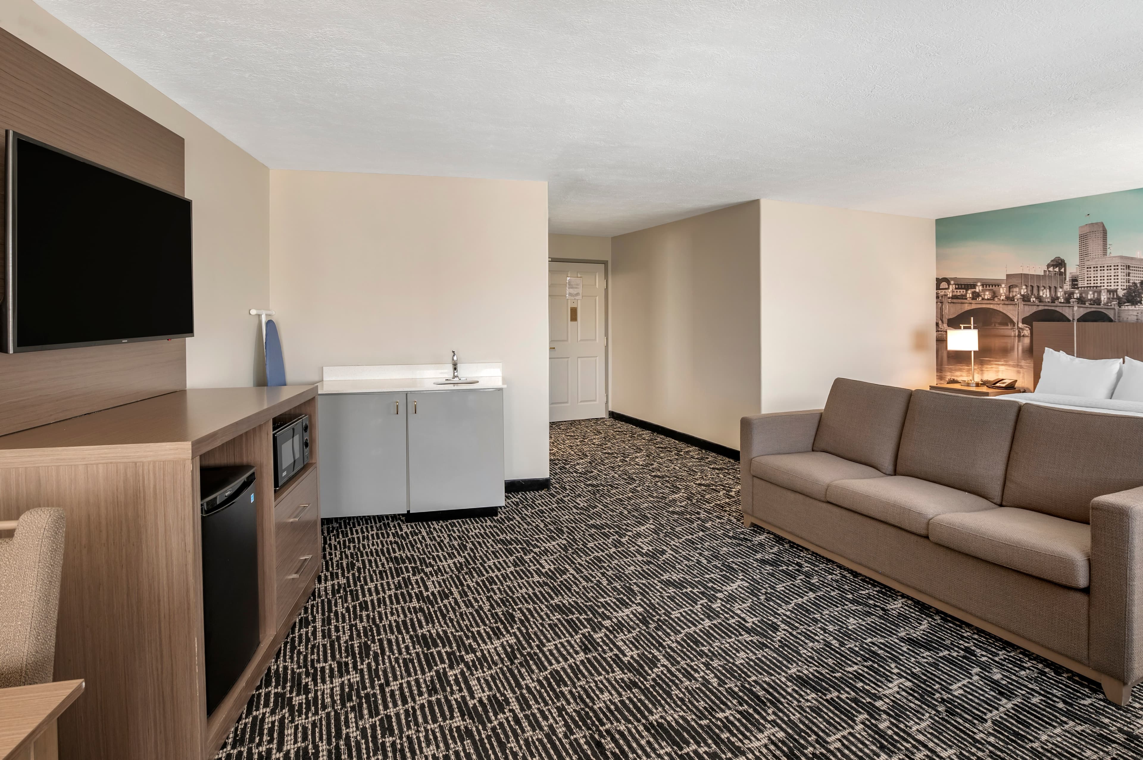 Clarion Pointe Indianapolis Airport — 13