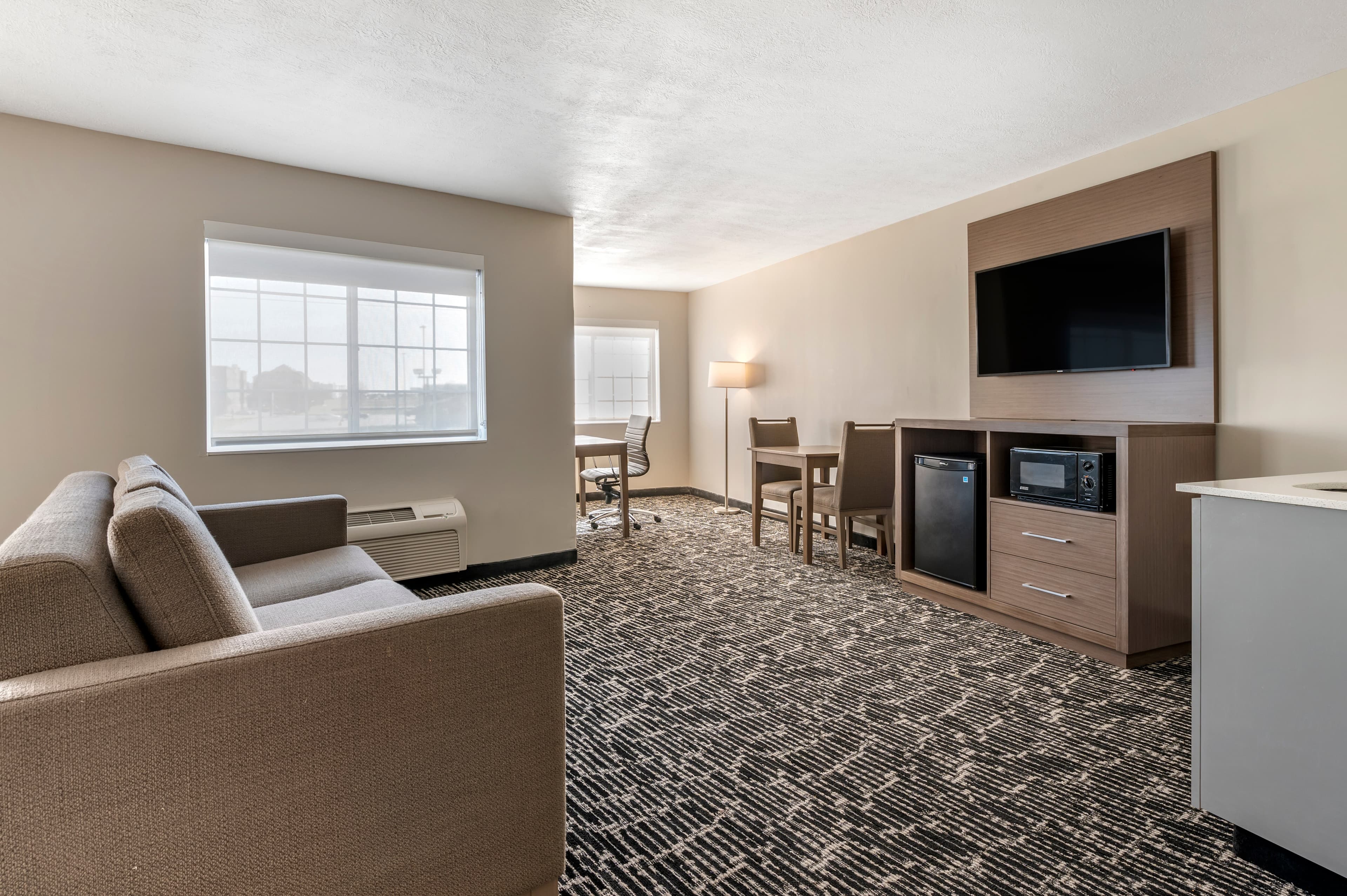 Clarion Pointe Indianapolis Airport — 14