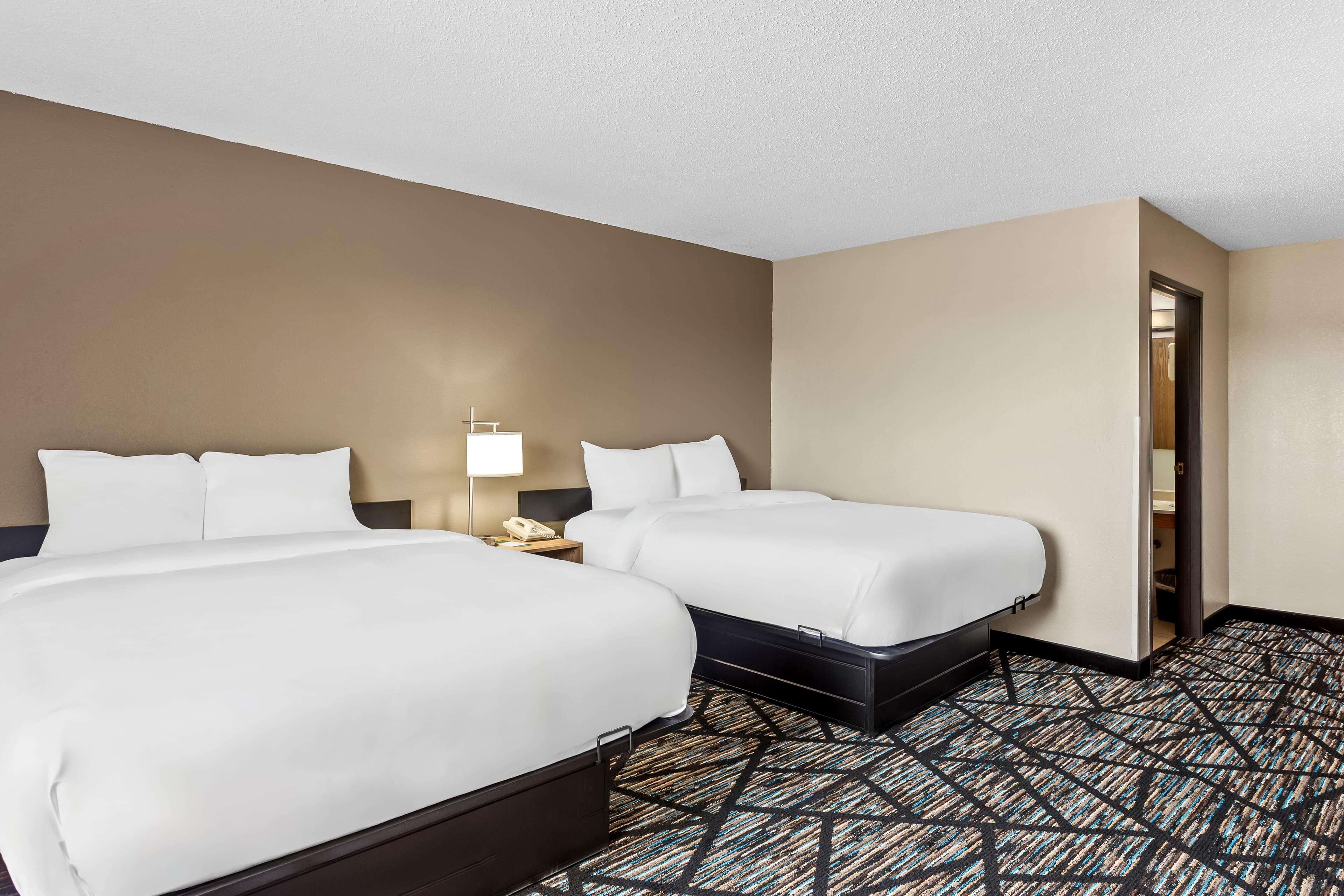 Quality Inn & Suites Howe - Sturgis - Image 4