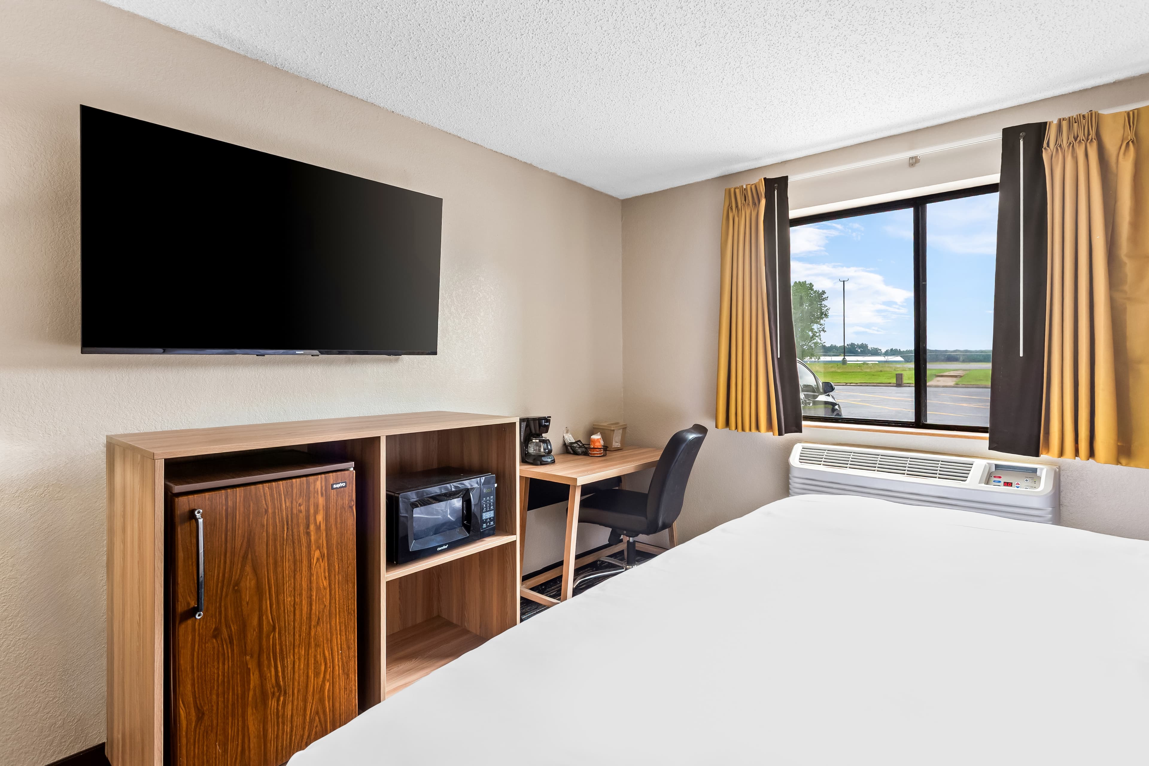 Quality Inn & Suites Howe - Sturgis — 7