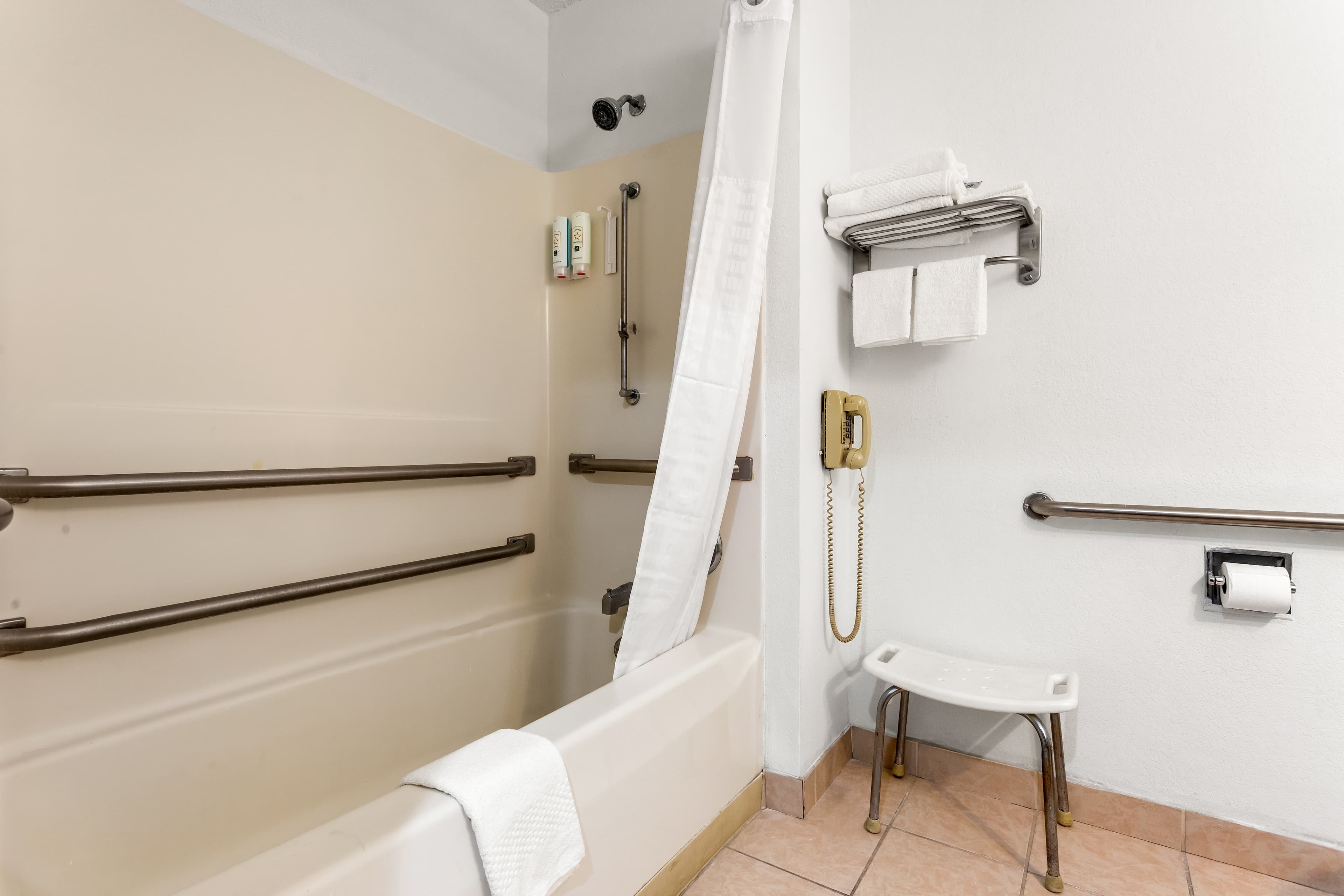 Quality Inn & Suites Howe - Sturgis — 9