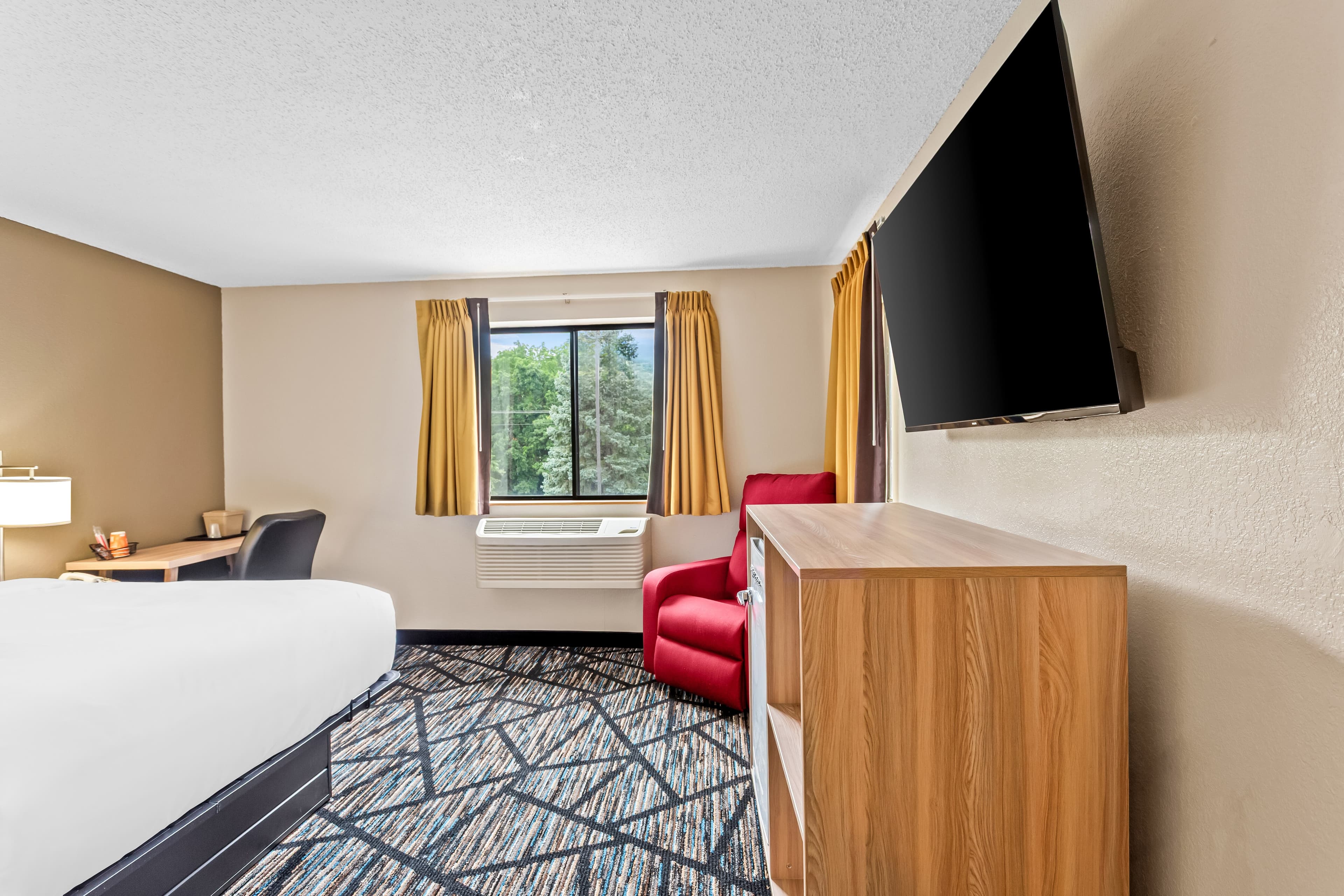 Quality Inn & Suites Howe - Sturgis — 14